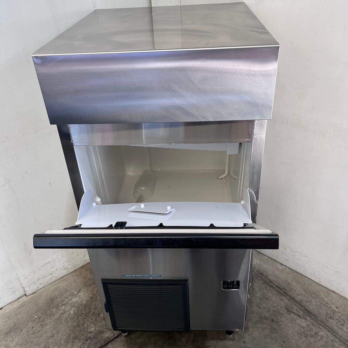 Hoshizaki KM-140C Ice Machine - 836513