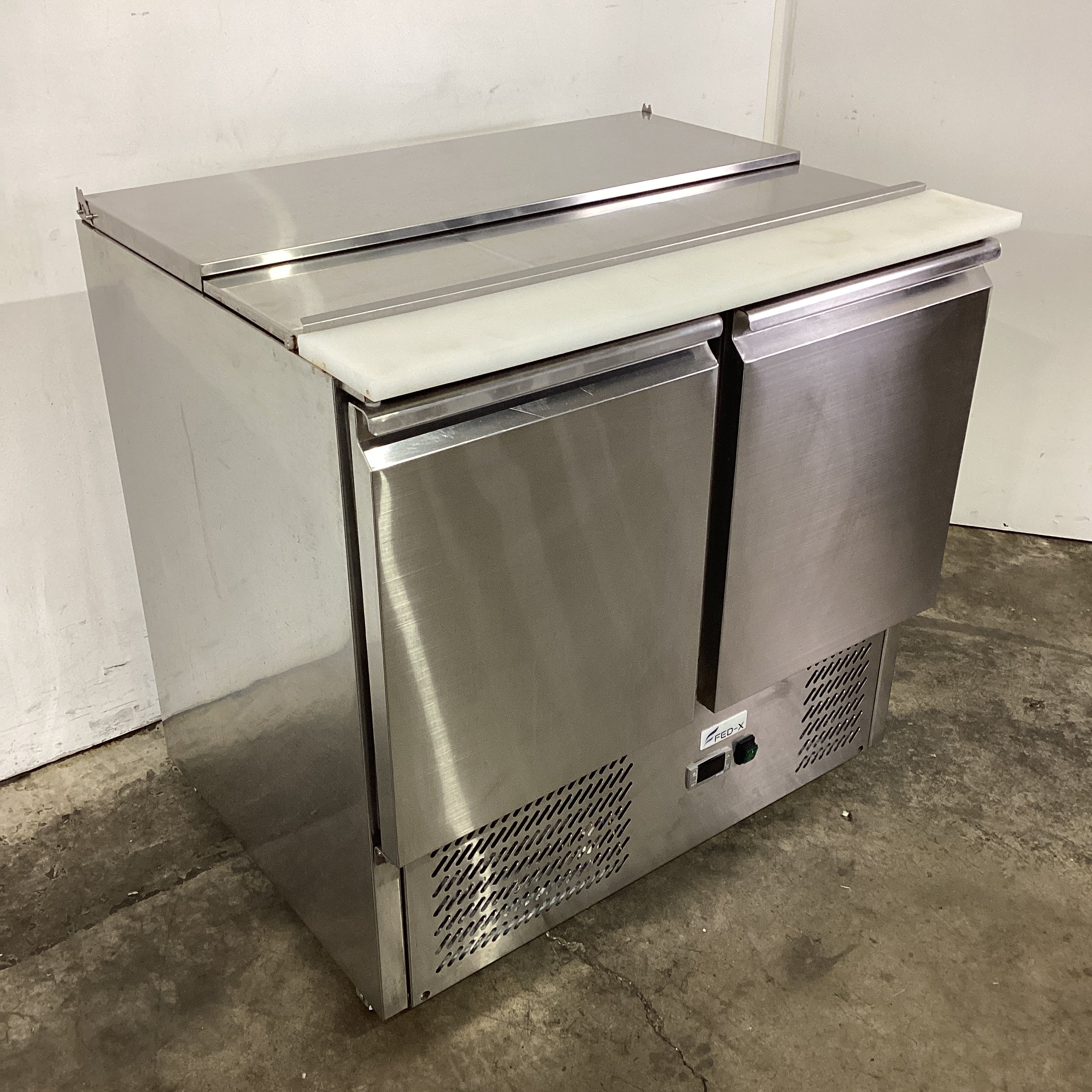 FED-X XGNS900S Salad Prep Fridge - 855430