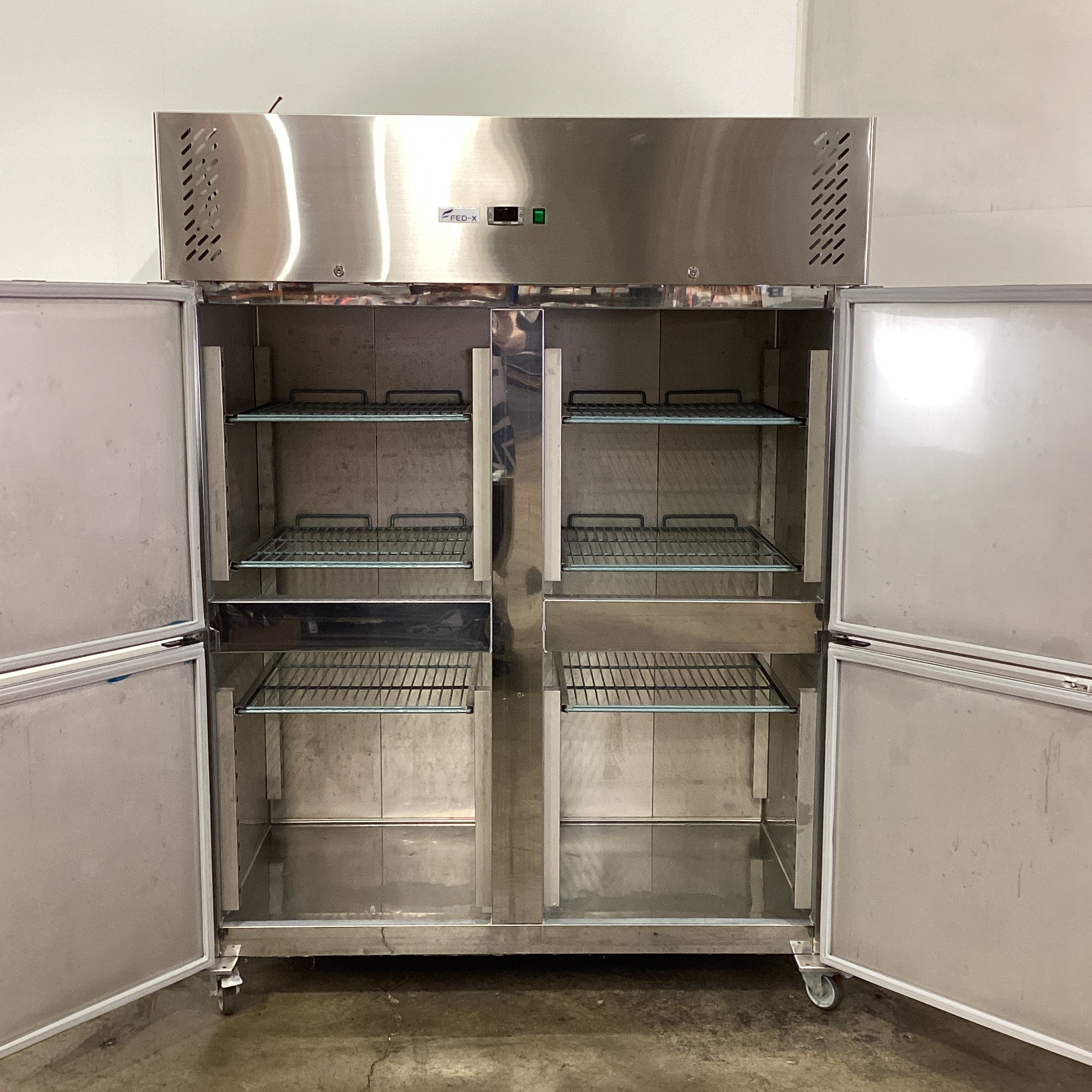 Federal XURF1410S2V Upright Freezer - 861102