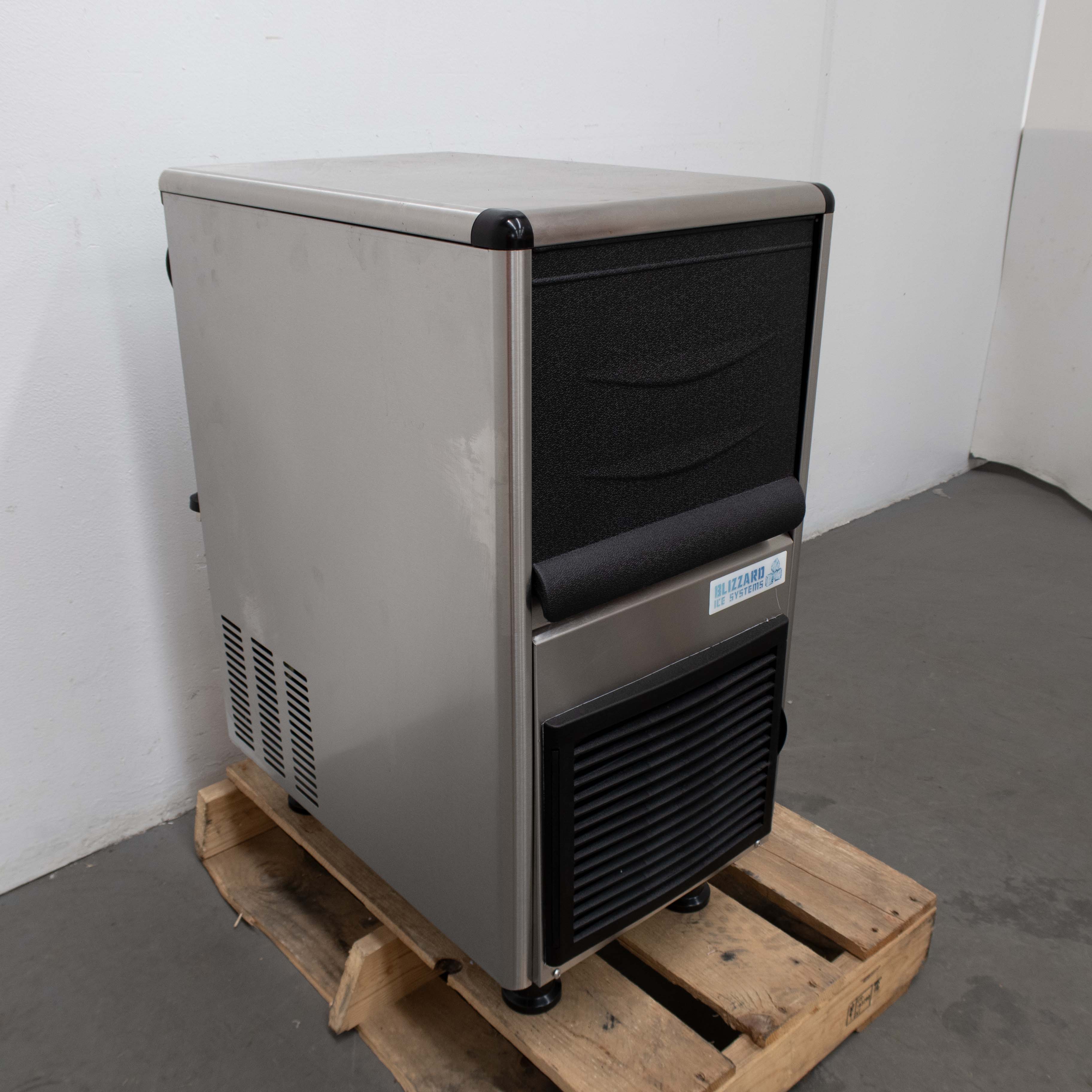Blizzard SN-25C Ice Machine - 867733