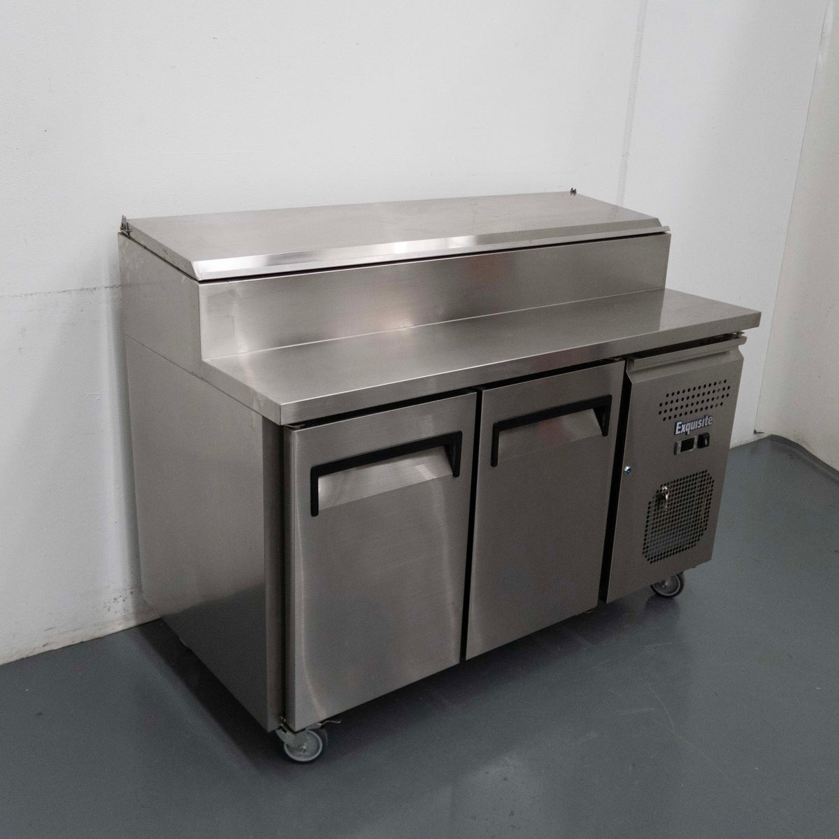 Exquisite MTC263H Sandwich Prep Fridge - 875740