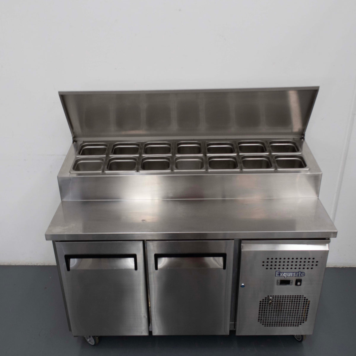 Exquisite MTC263H Sandwich Prep Fridge - 875740