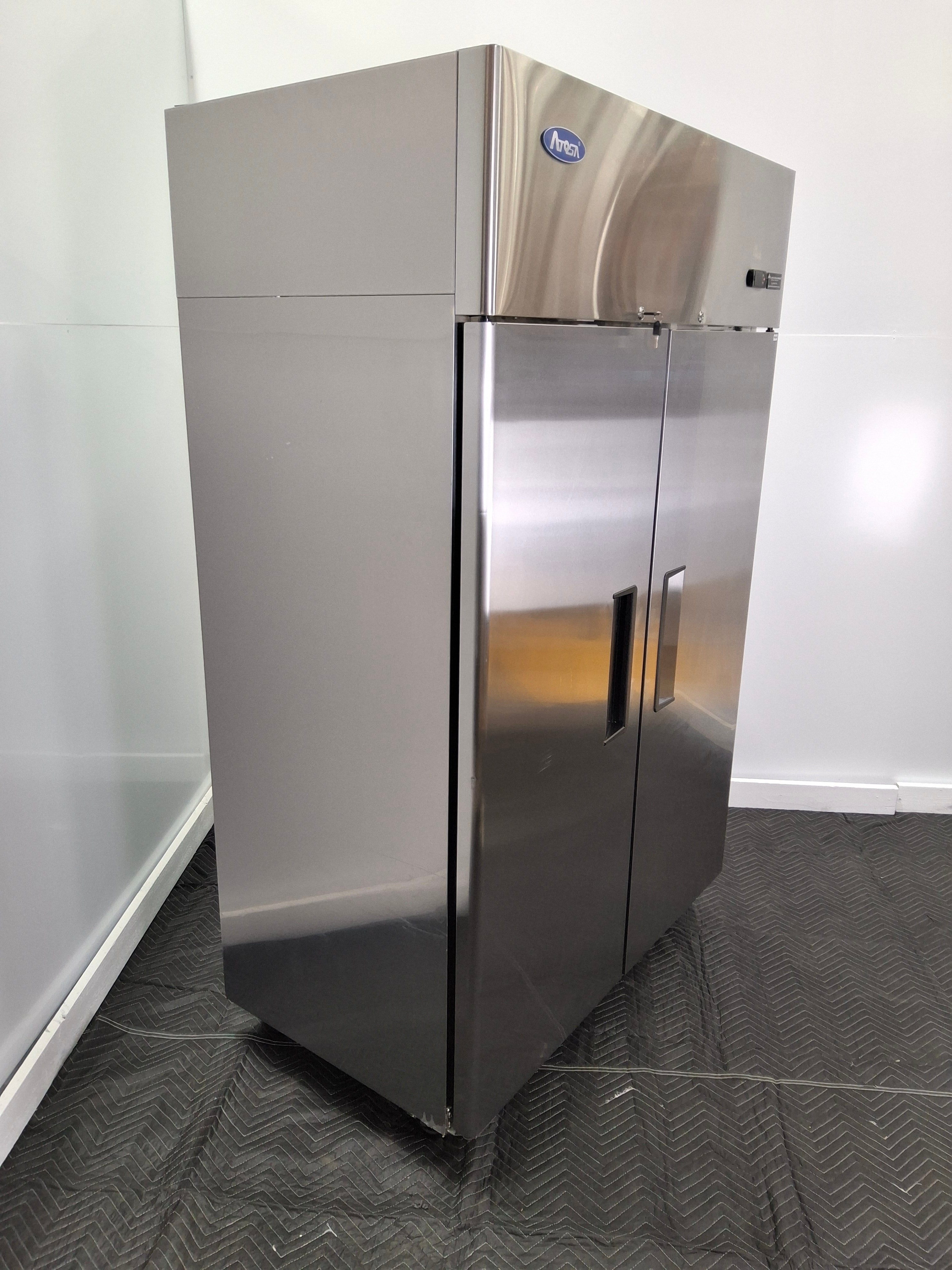 Atosa YBF9218GR Upright Fridge - 880683