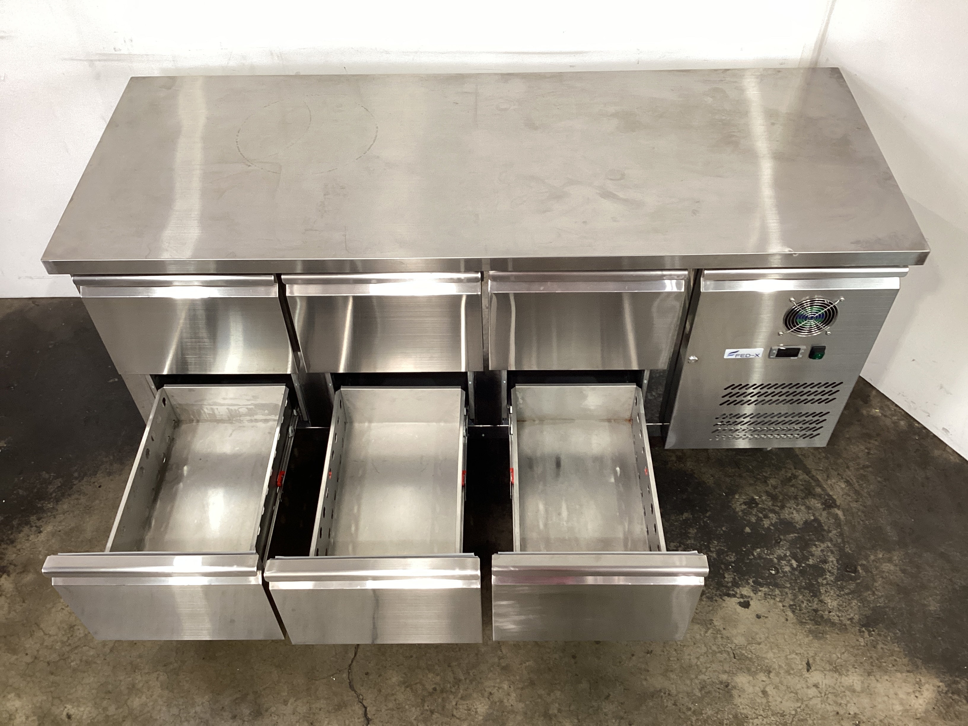 FED-X XUB7C18S3D Undercounter Fridge - 885859