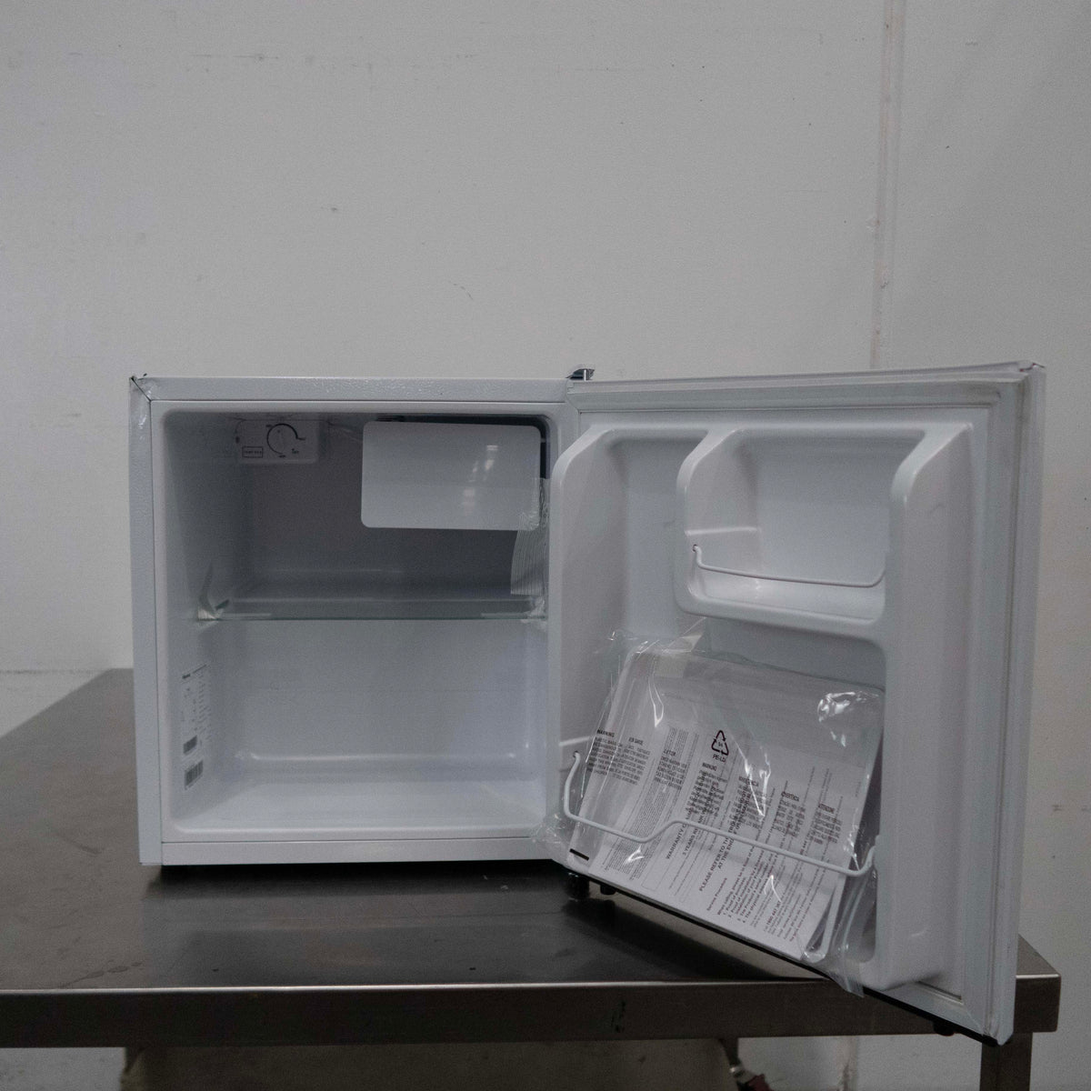 Hisense HRBF46 Under Bar Fridge - 886835