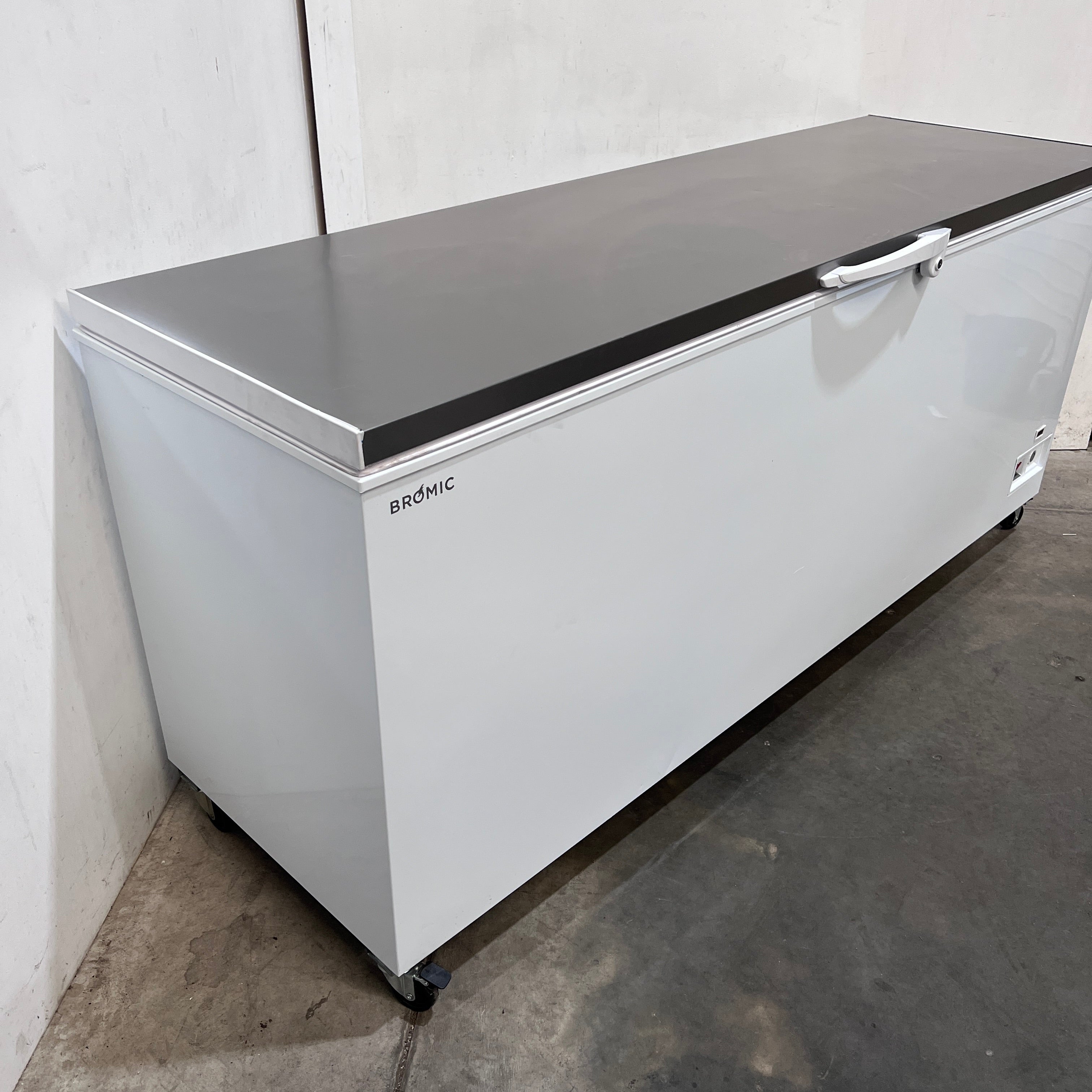 Bromic 3735306-NR - CF0700FTSS-NR Chest Freezer - 888382