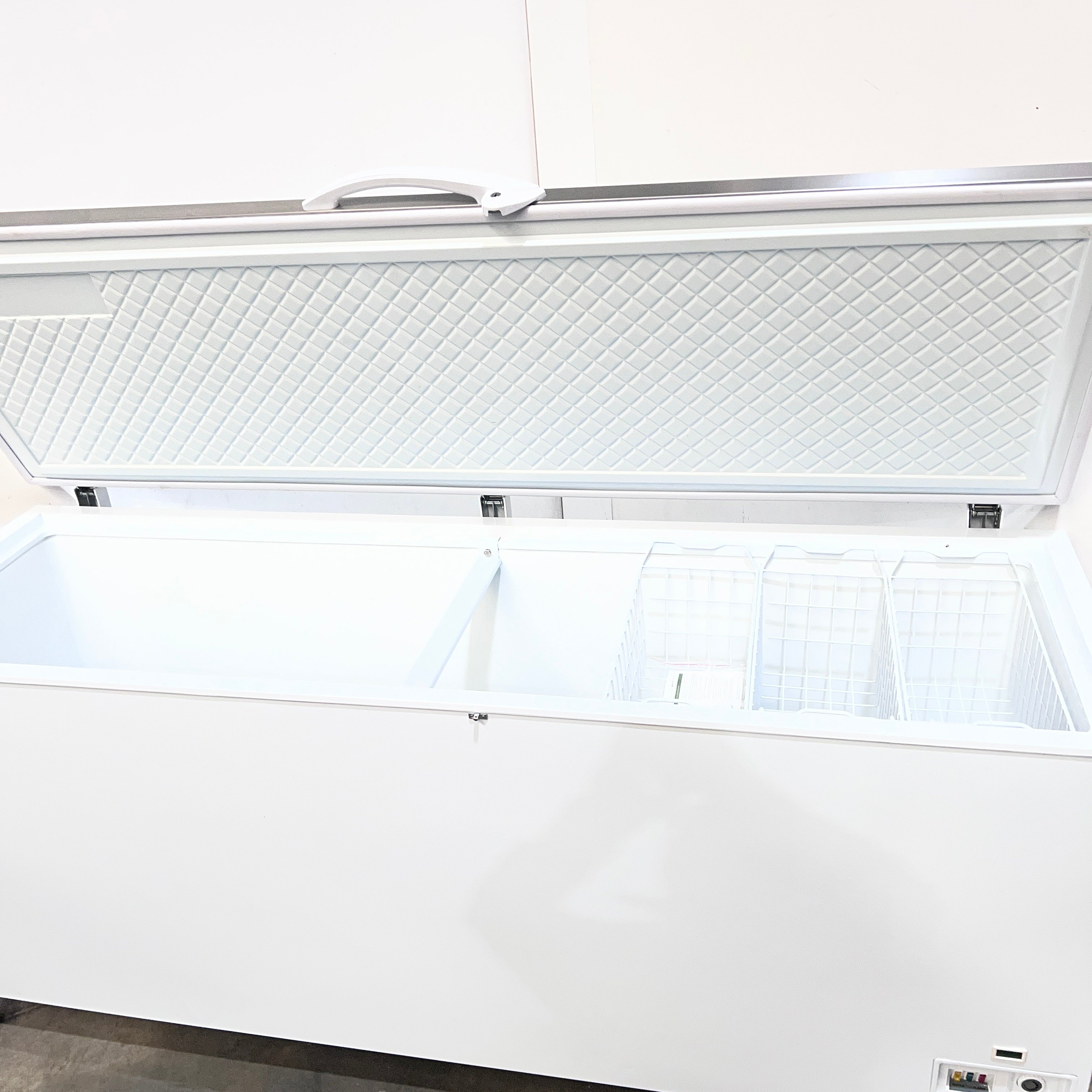 Bromic 3735306-NR - CF0700FTSS-NR Chest Freezer - 888382