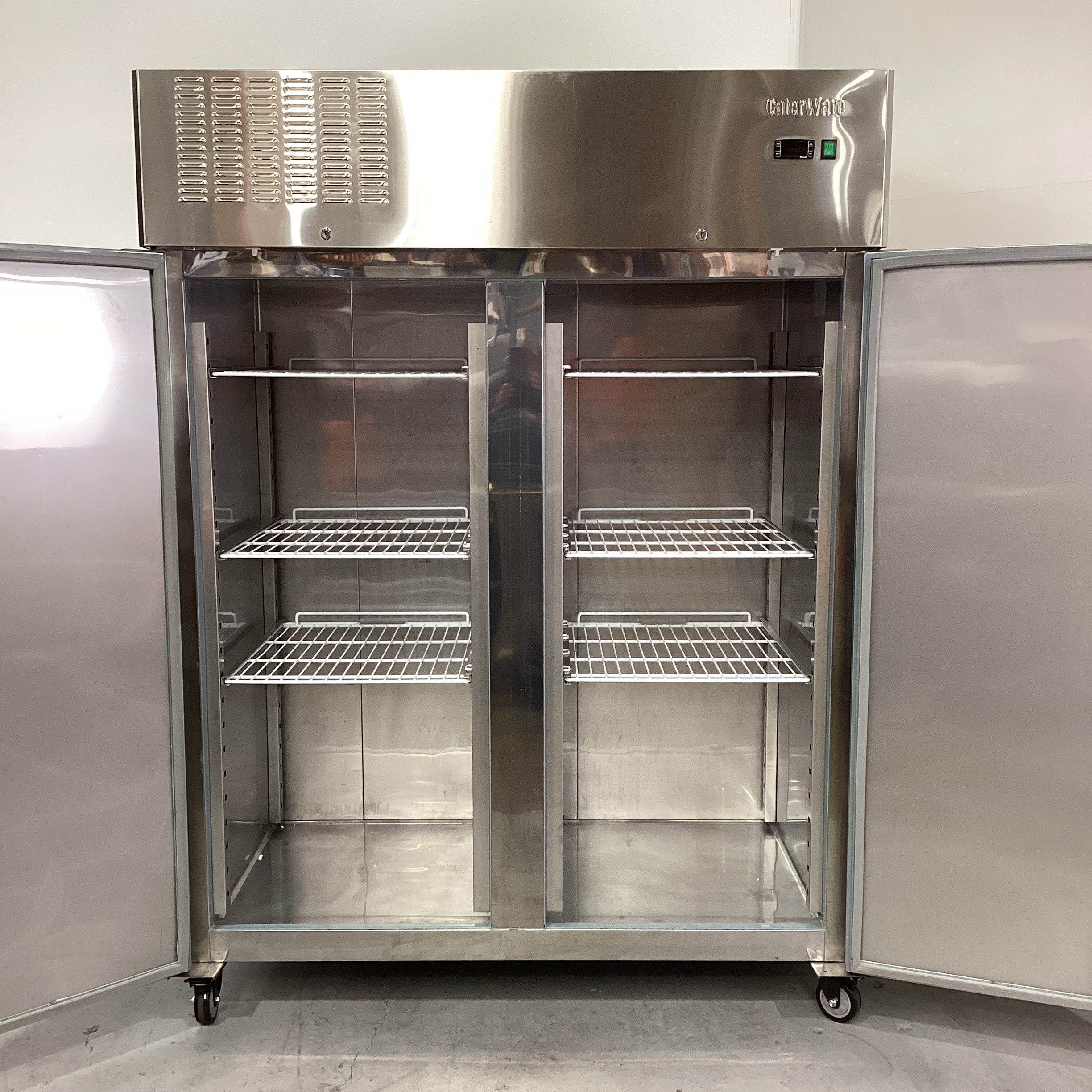 Caterware GN1420TN Upright Fridge - 890492