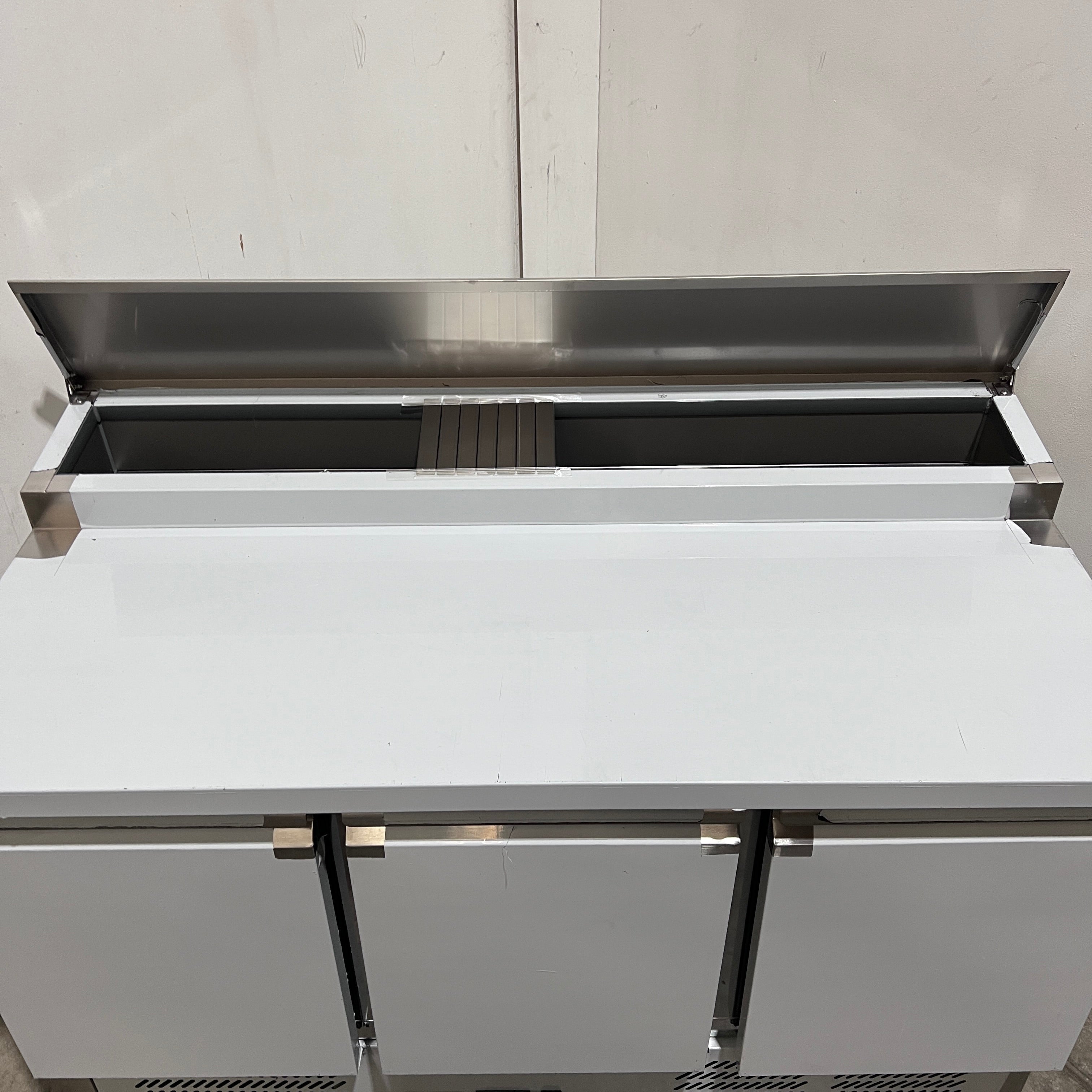 FED-X XGNS1300D Sandwich Prep Fridge - 891899