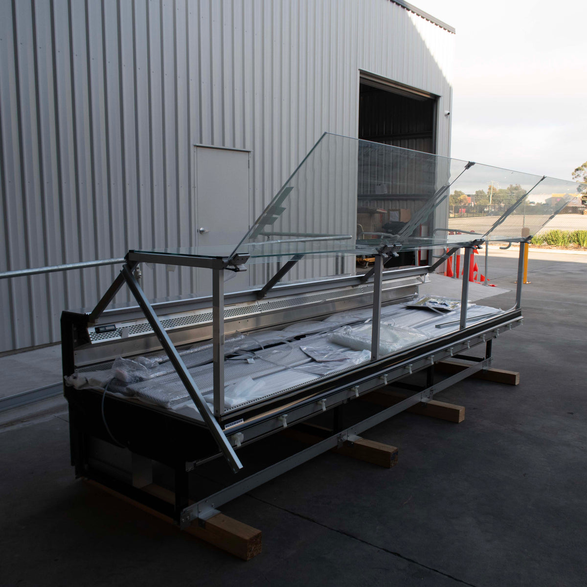 Hussmann VLL726BL-6 Cold Food Display - 900264