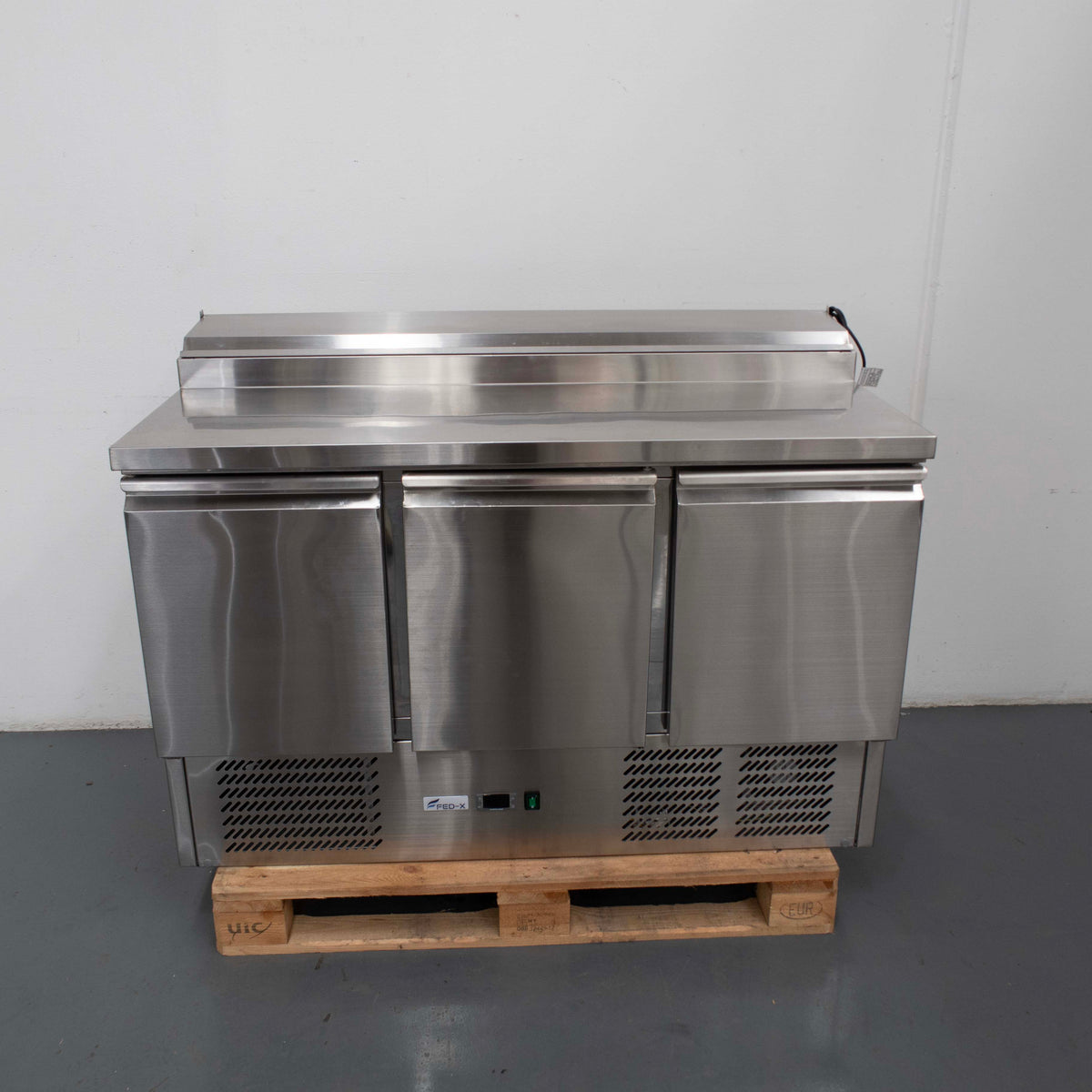 Fed-X XGNS1300D Sandwich Prep Bench - 903102