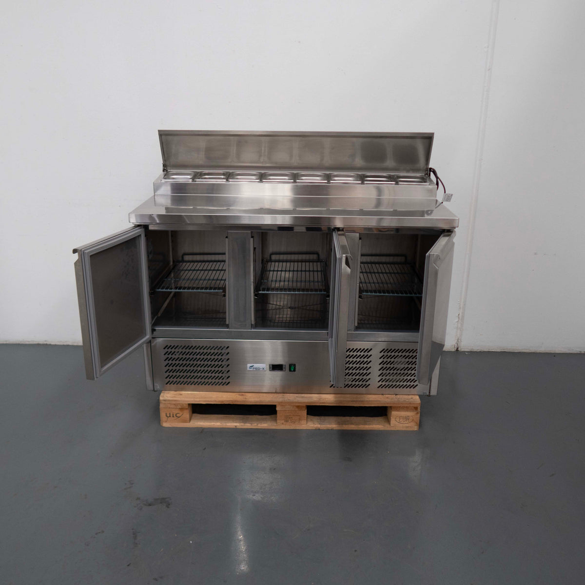 Fed-X XGNS1300D Sandwich Prep Bench - 903102