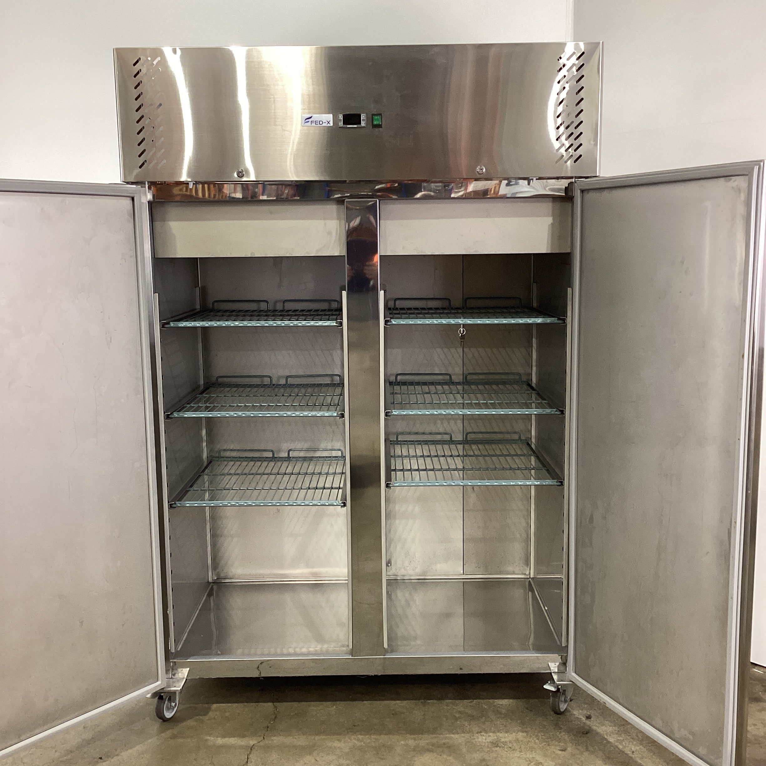 FED-X XURC1200SFV Upright Fridge - 915162