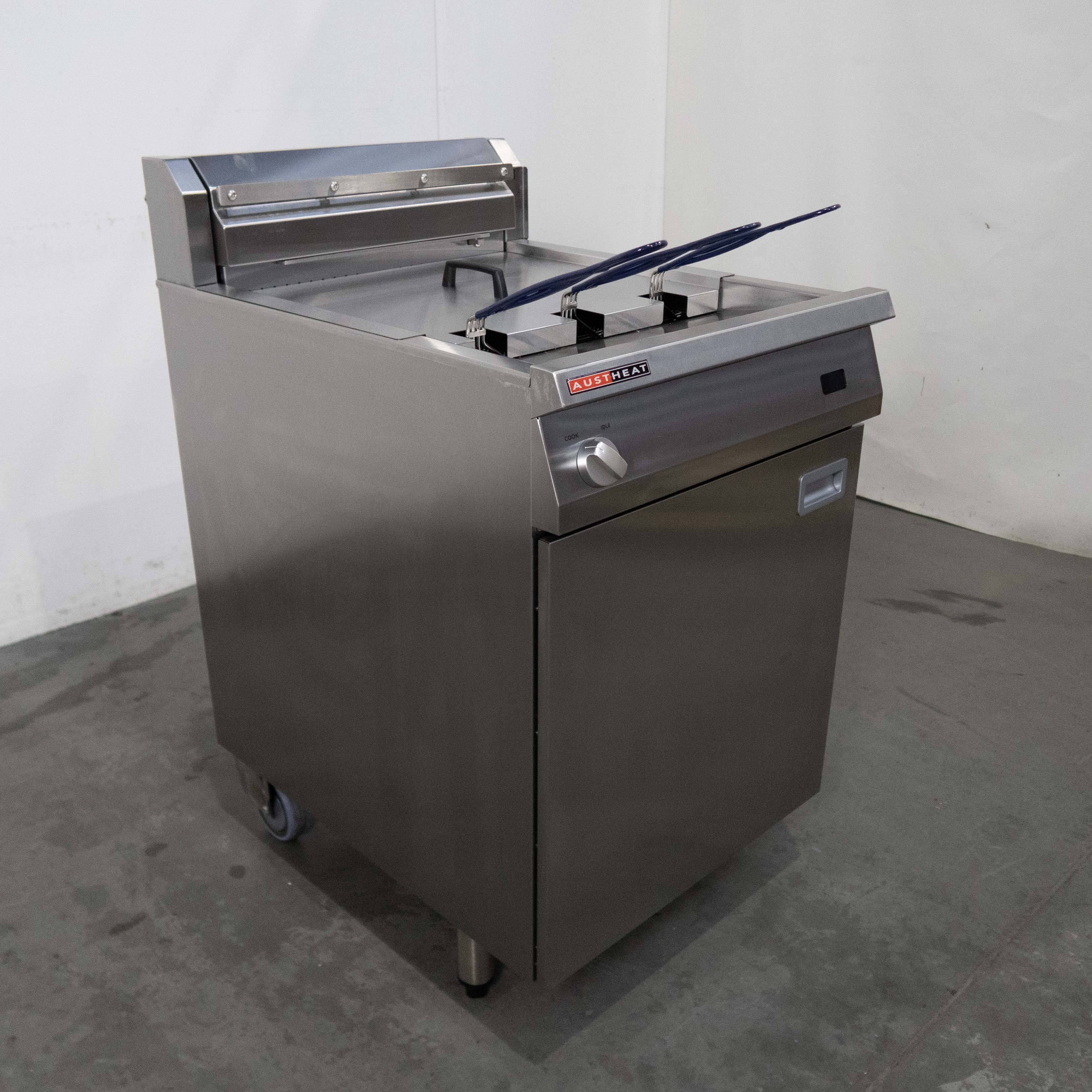 Roband AF813R Fryer - 929977