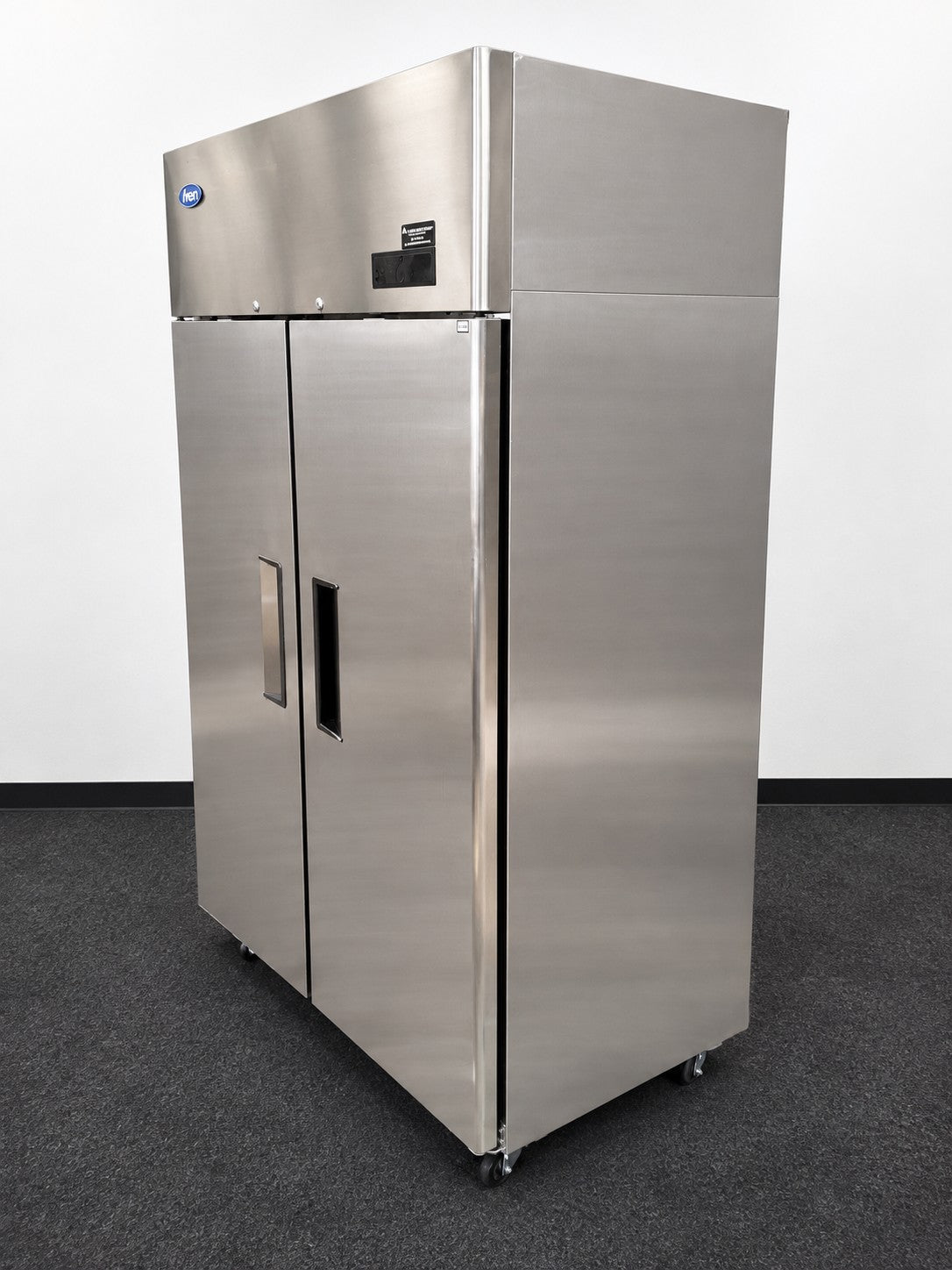 Atosa YBF9219GR Upright Freezer - 934850