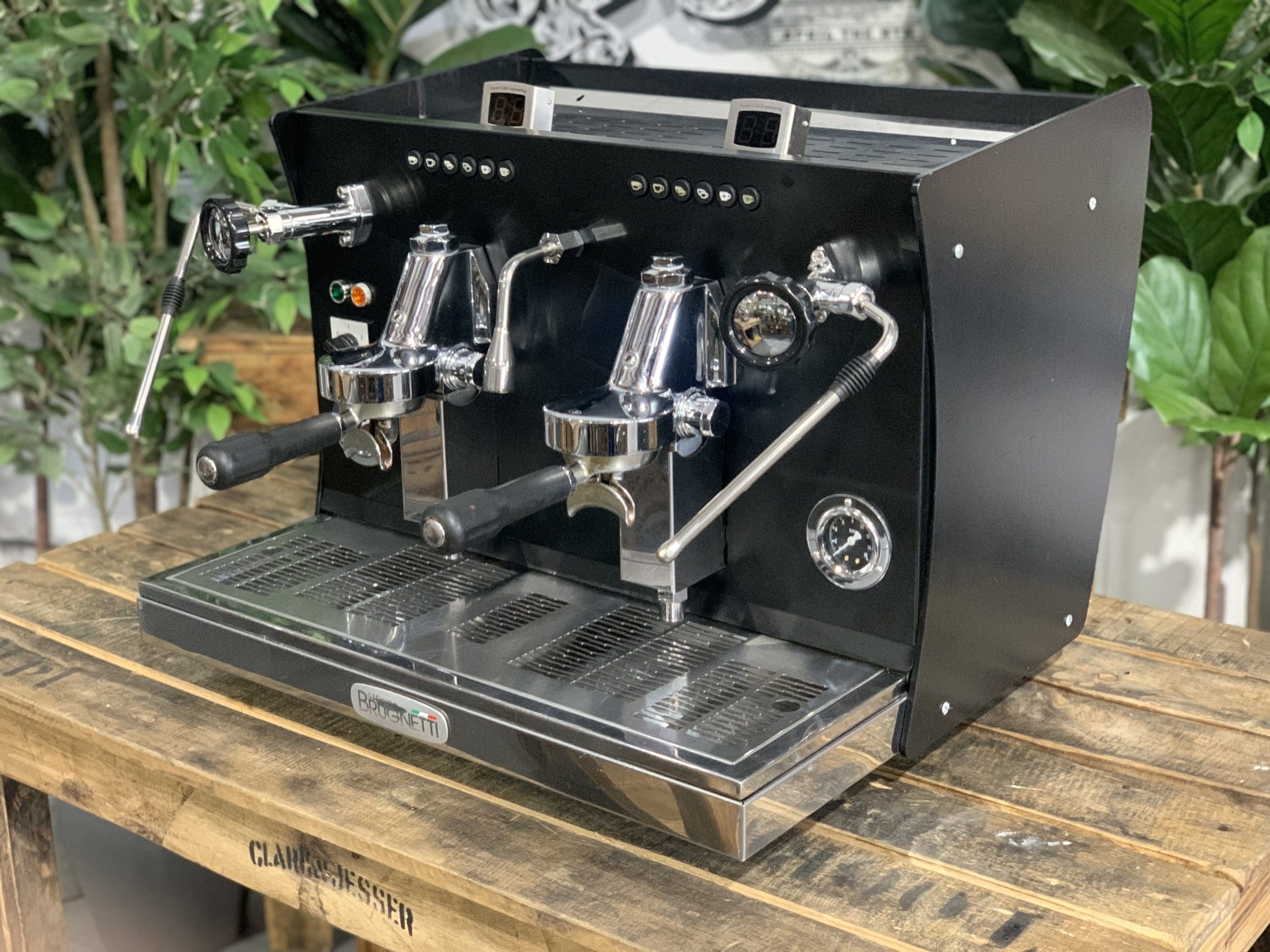Brugnetti Giulia Manufactum - 2 Group Commercial Espresso Machine - Black