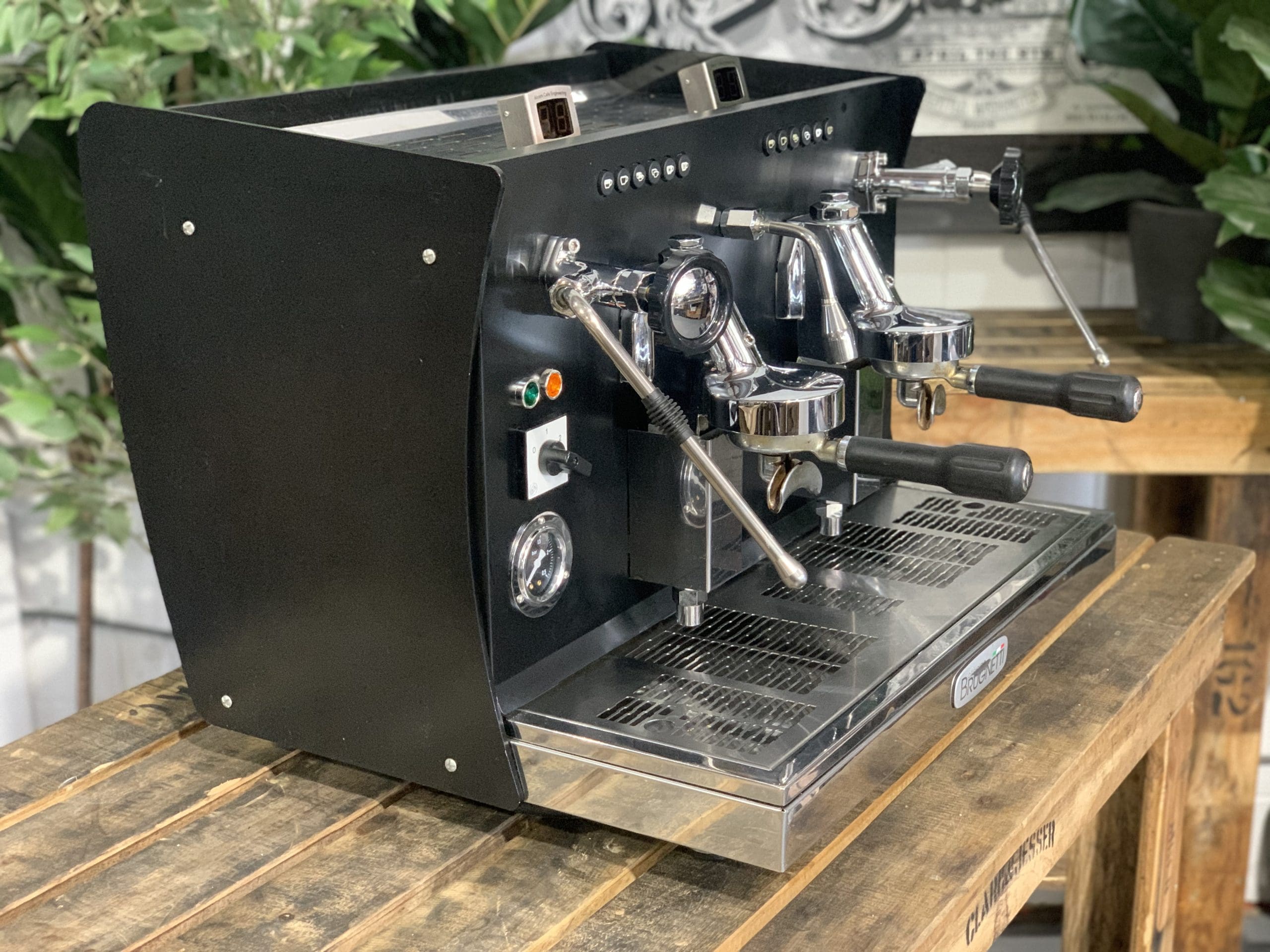 Brugnetti Giulia Manufactum - 2 Group Commercial Espresso Machine - Black