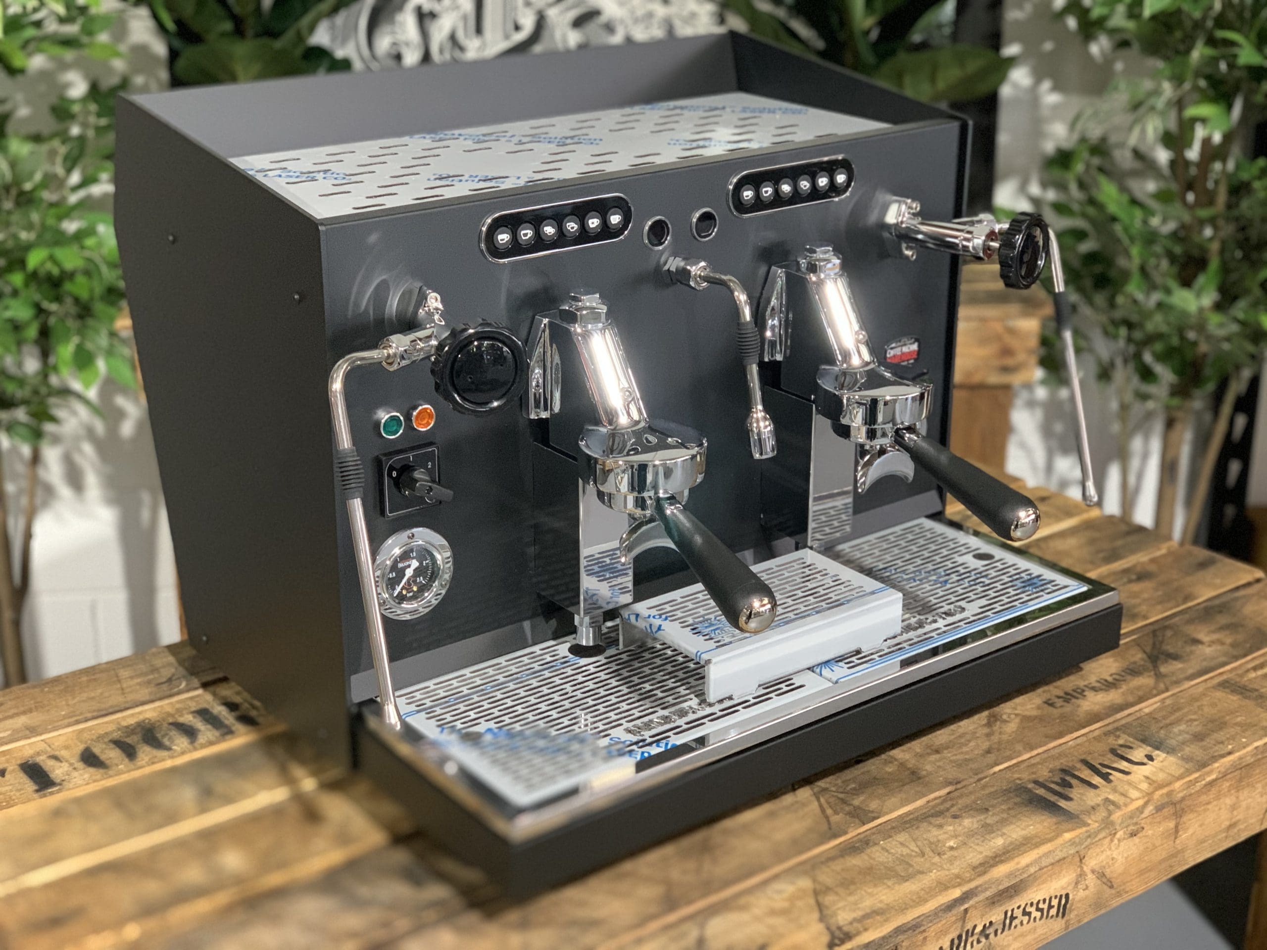 Brugnetti Guilia Manufactum - 2 Group Commercial Espresso Machine - Black