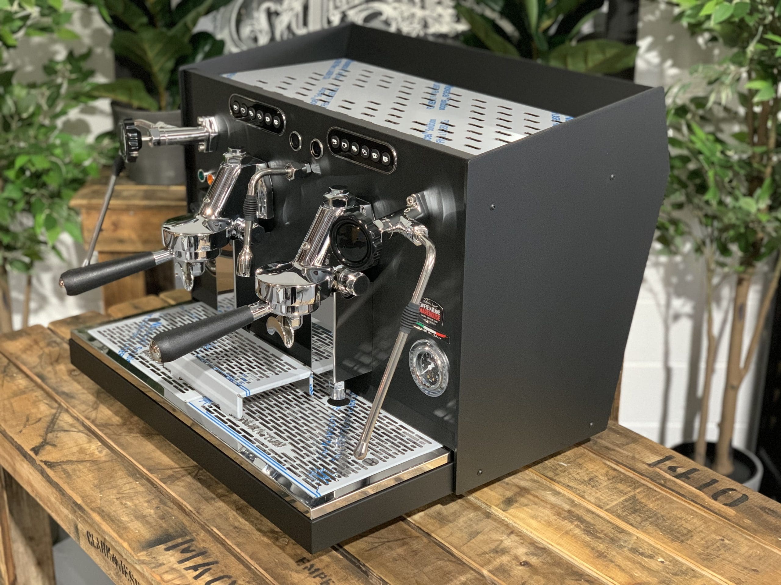 Brugnetti Guilia Manufactum - 2 Group Commercial Espresso Machine - Black