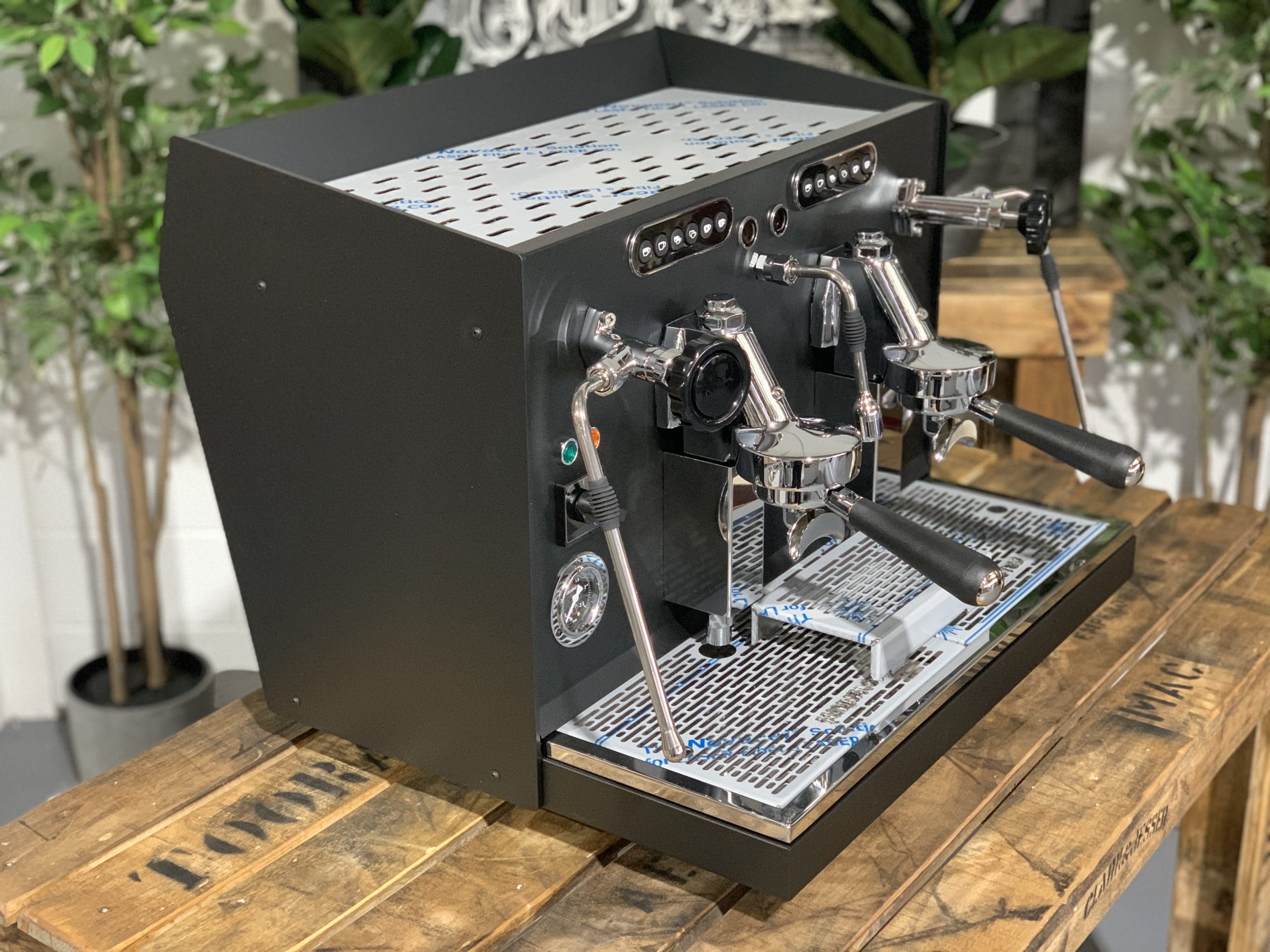 Brugnetti Guilia Manufactum - 2 Group Commercial Espresso Machine - Black