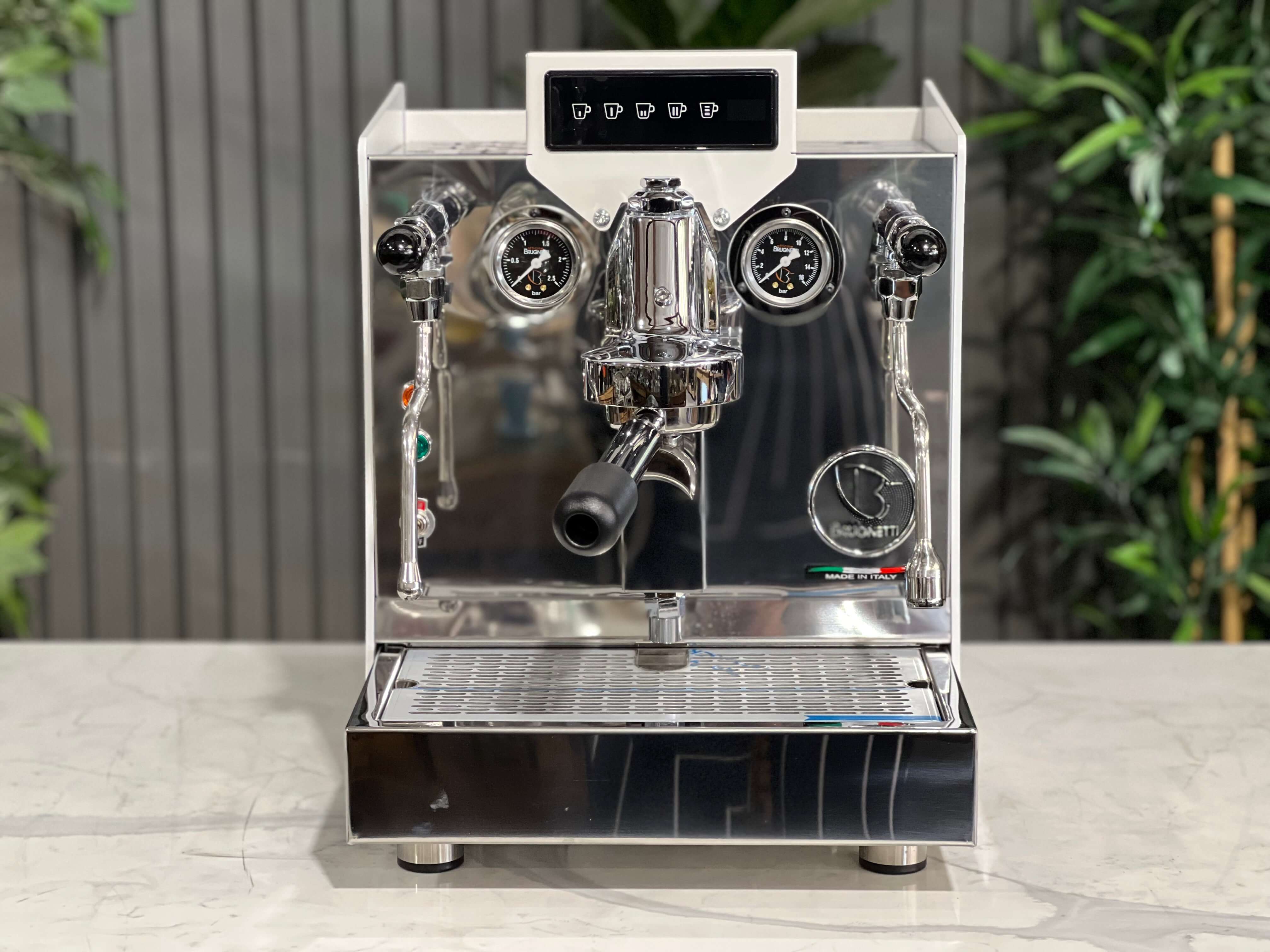 Brugnetti Giulietta Av Brand - 1 Group Commercial Espresso Machine - White