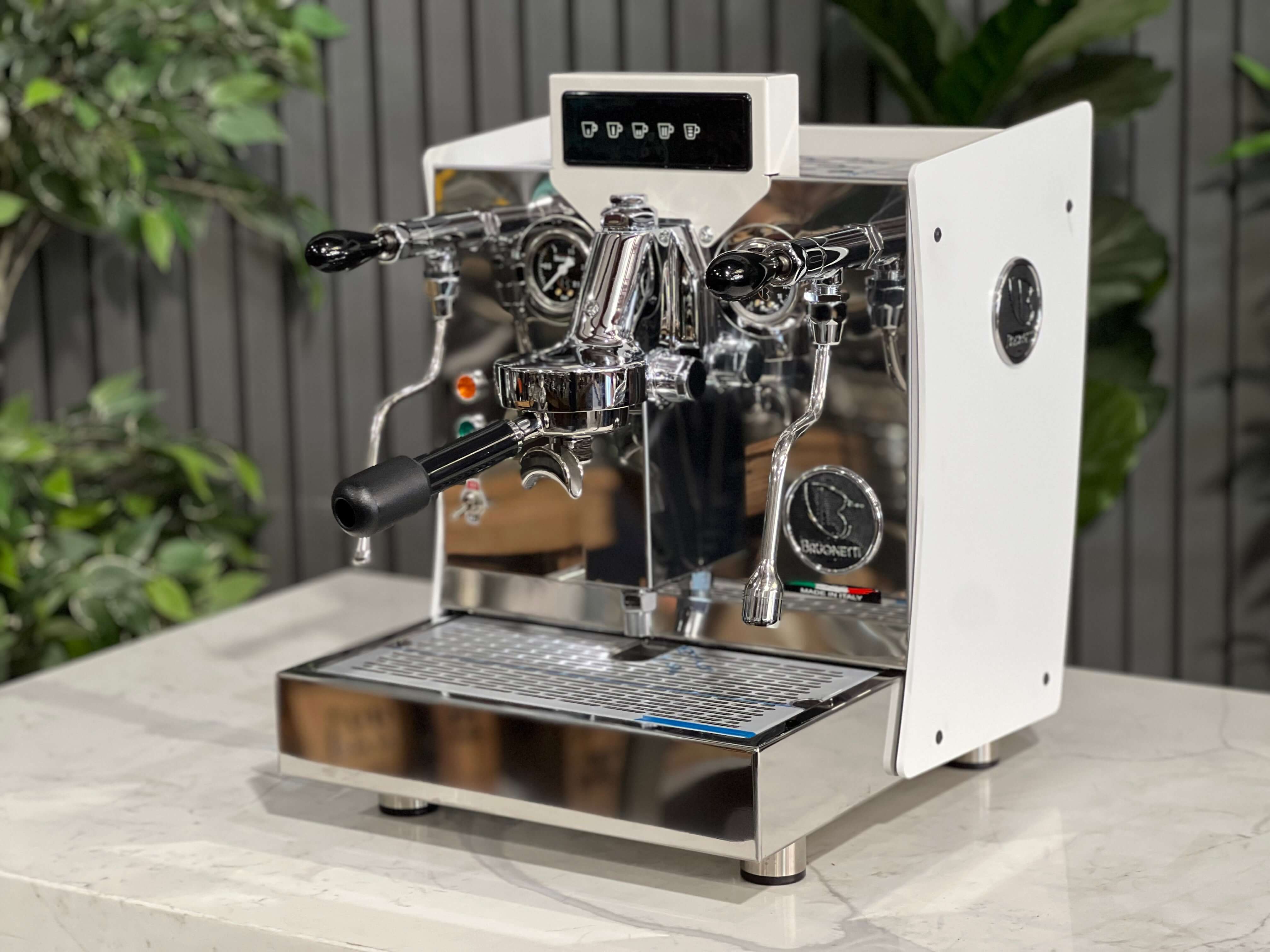 Brugnetti Giulietta Av Brand - 1 Group Commercial Espresso Machine - White