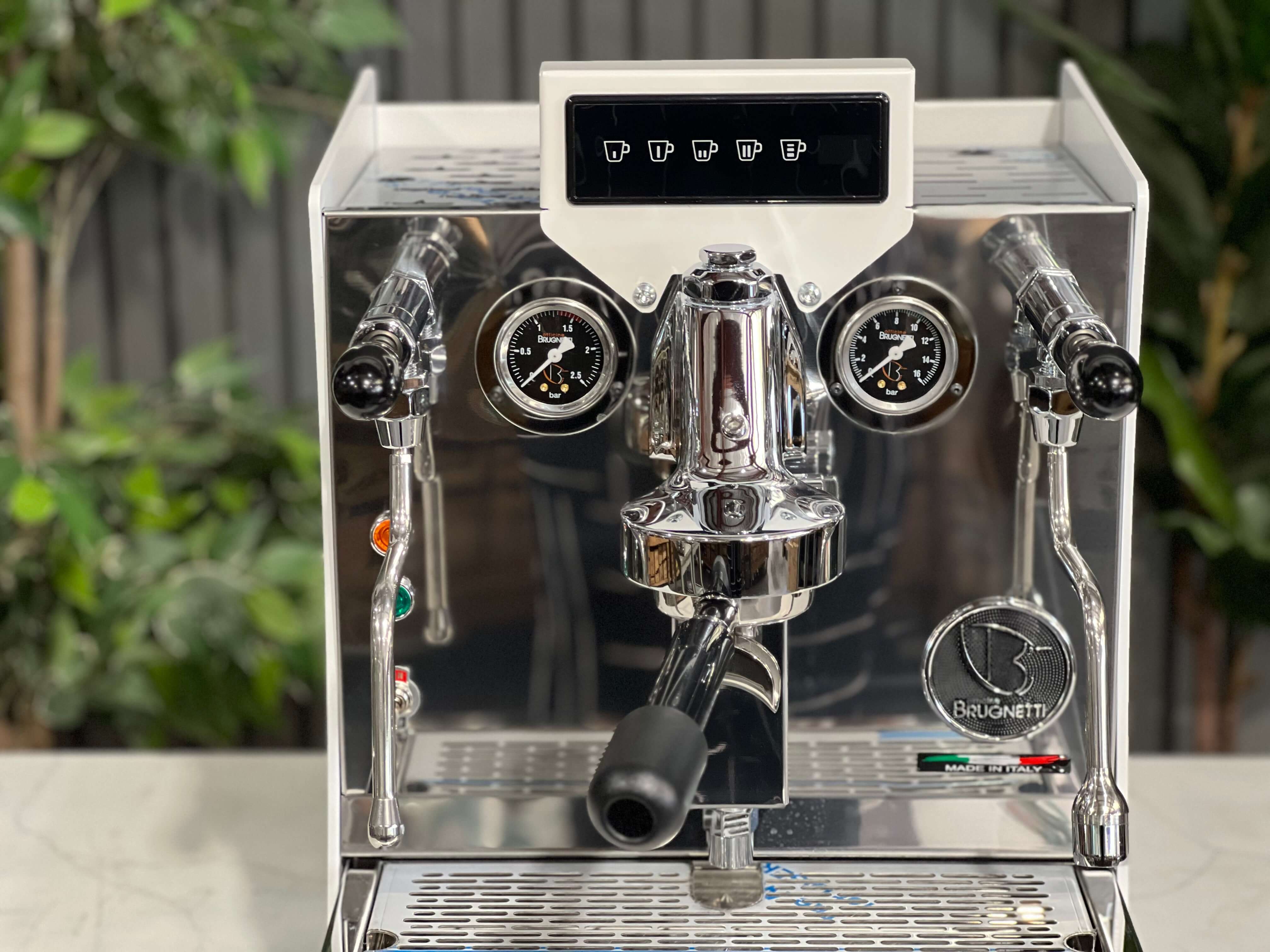 Brugnetti Giulietta Av Brand - 1 Group Commercial Espresso Machine - White