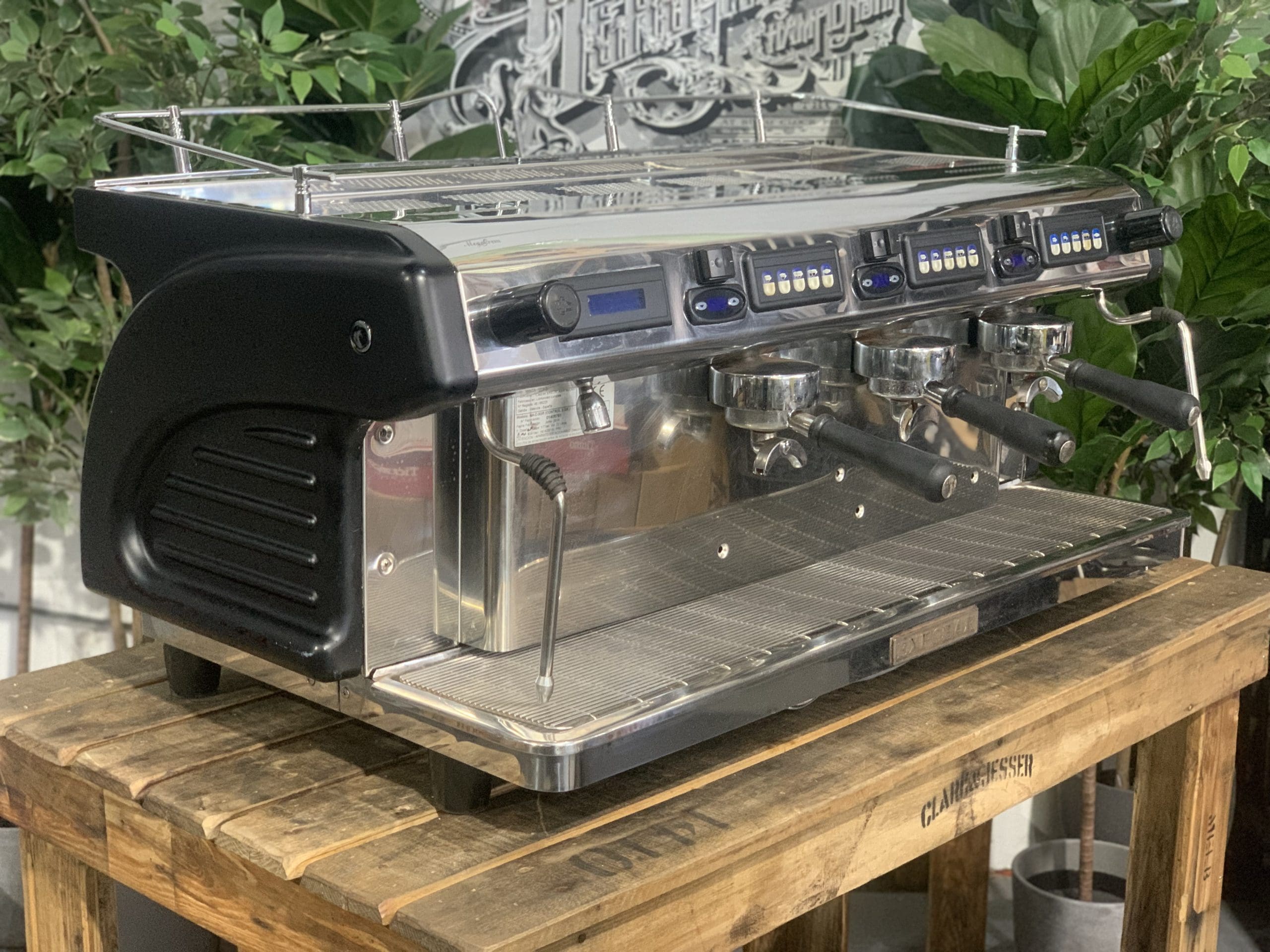 Expobar Ruggero - 3 Group Commercial Espresso Machine - Black