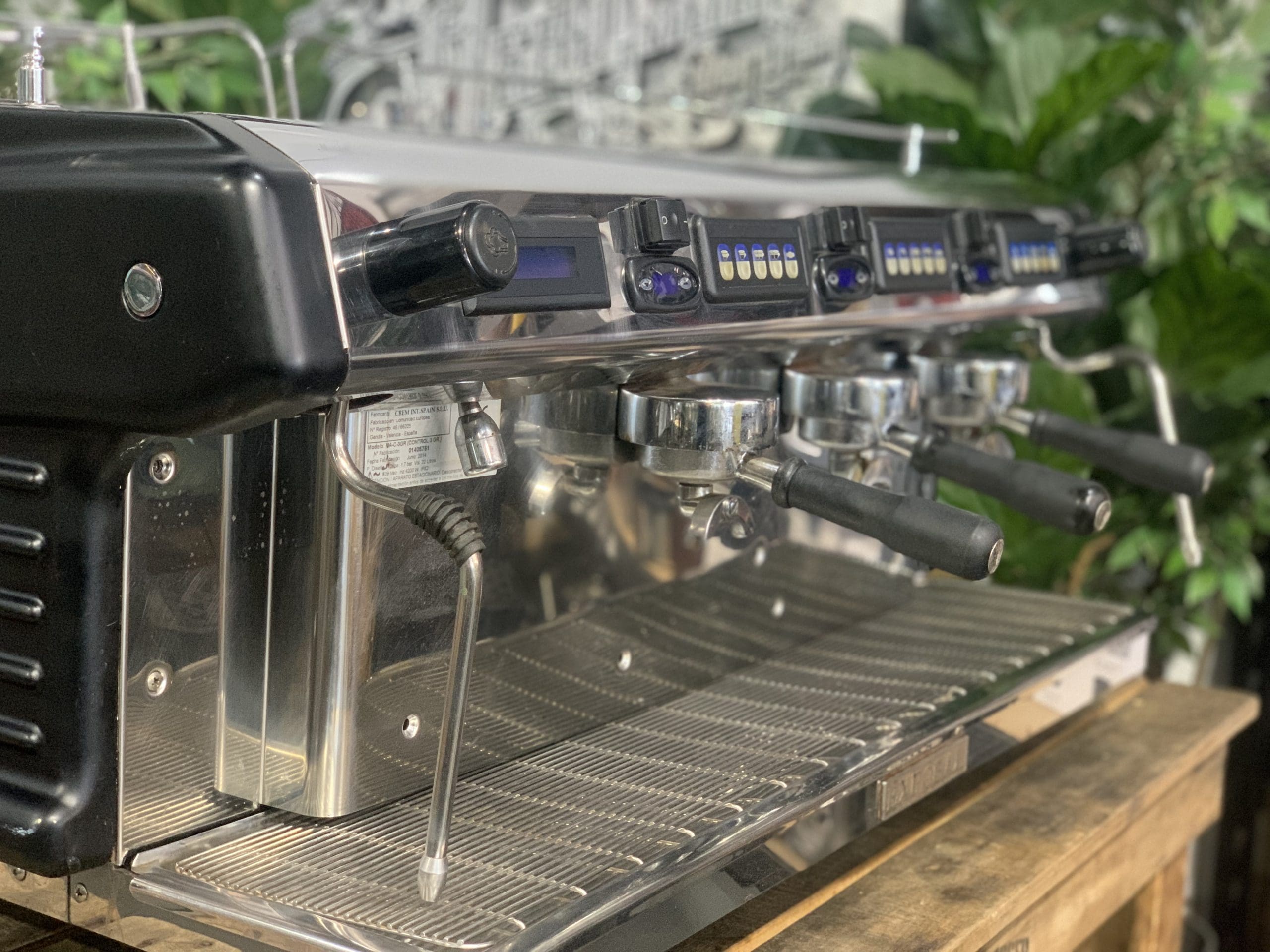 Expobar Ruggero - 3 Group Commercial Espresso Machine - Black