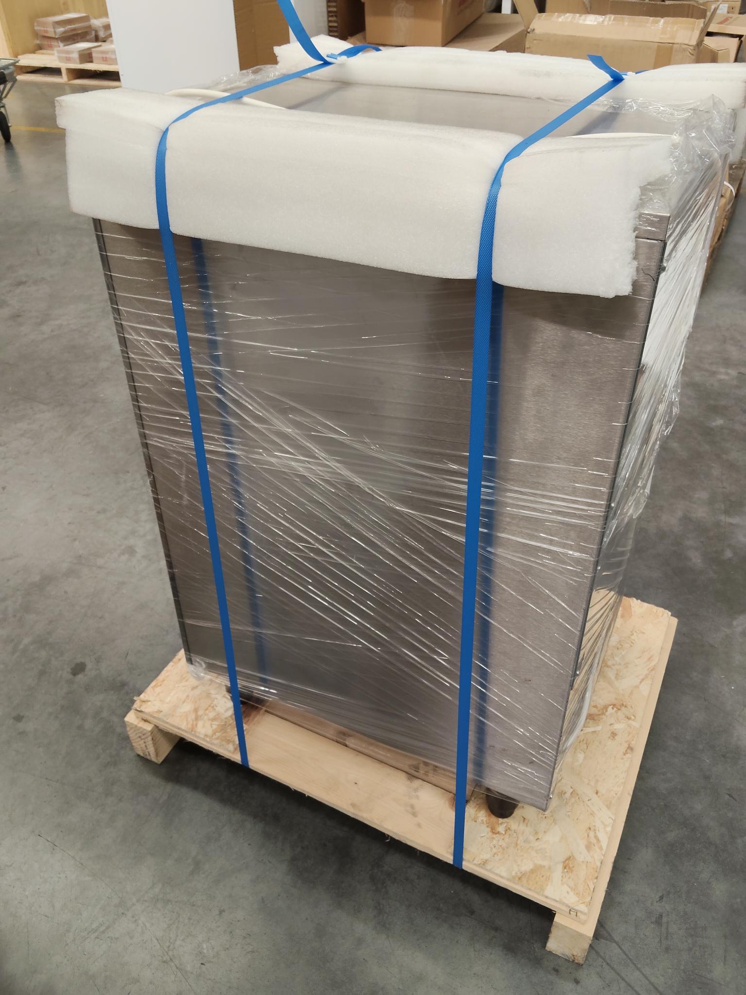 CLEARANCE - Skope Ice Queen IQN90C A Self-Contained Ice Maker - IQN 90 C A-2504001150156