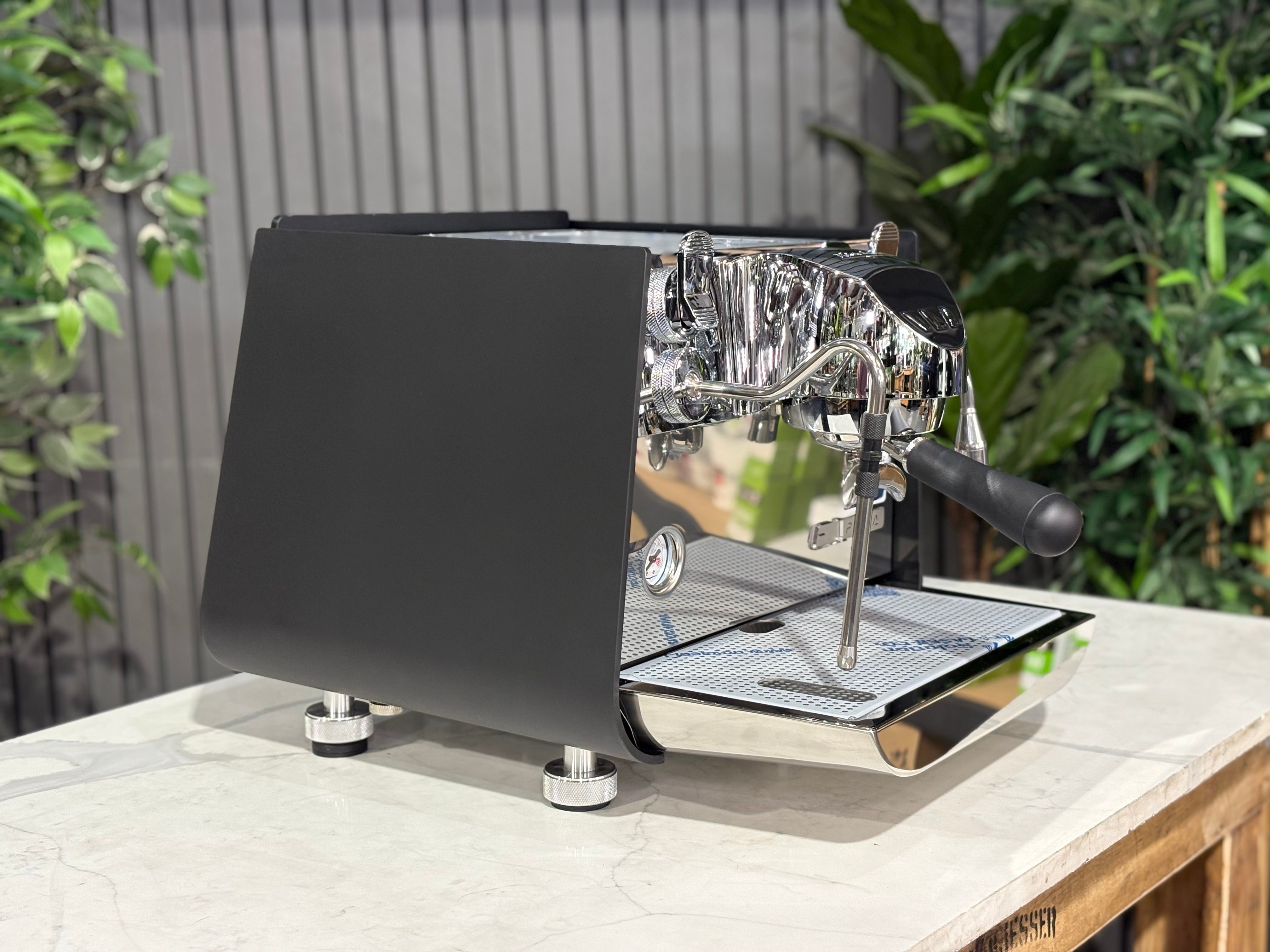Victoria Arduino Eagle One Prima - 1 Group Commercial Espresso Machine - Black