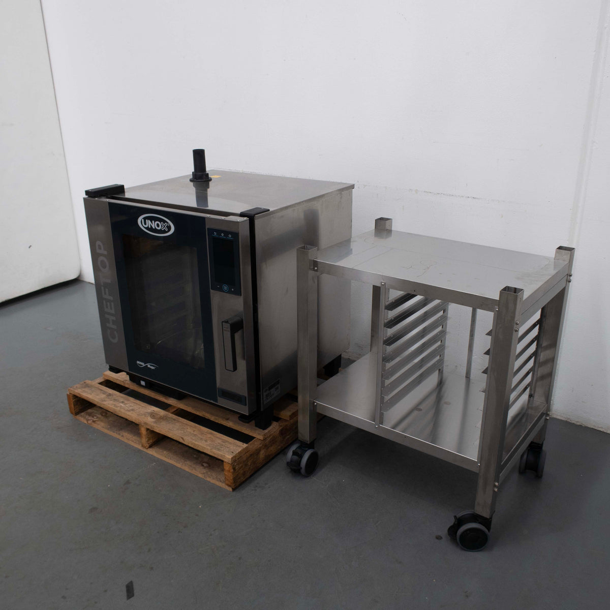 Unox XEVC-0711-EPRM Combi Oven with Stand - 946634