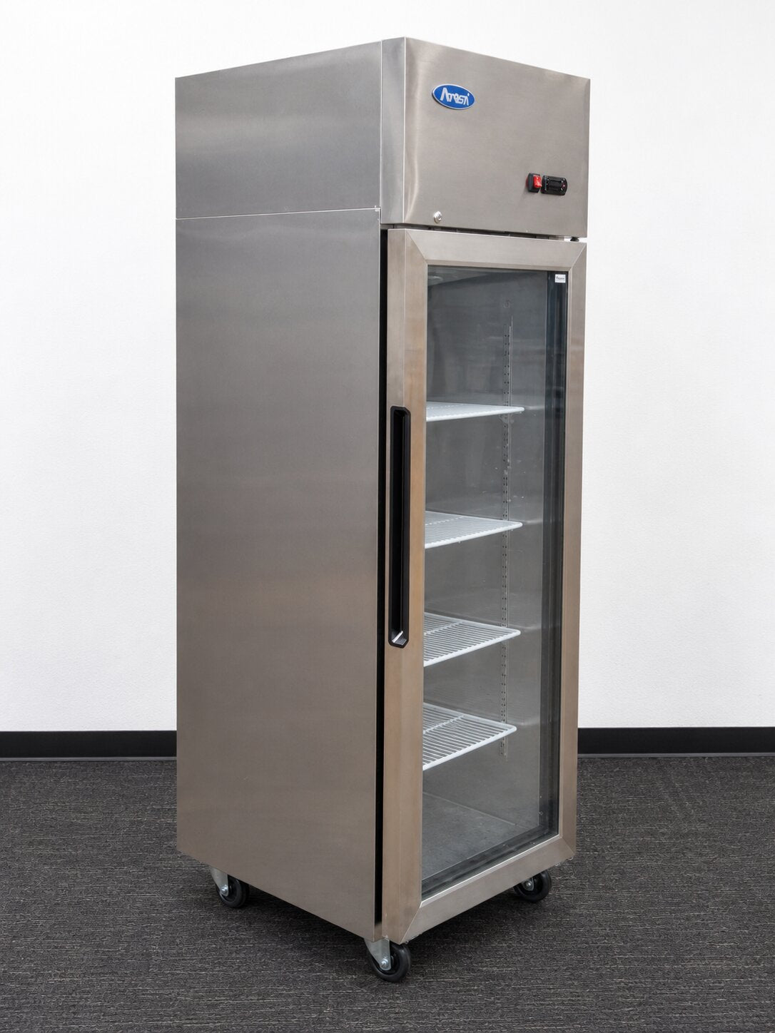 Atosa YCF9407GR Upright Freezer - 927325