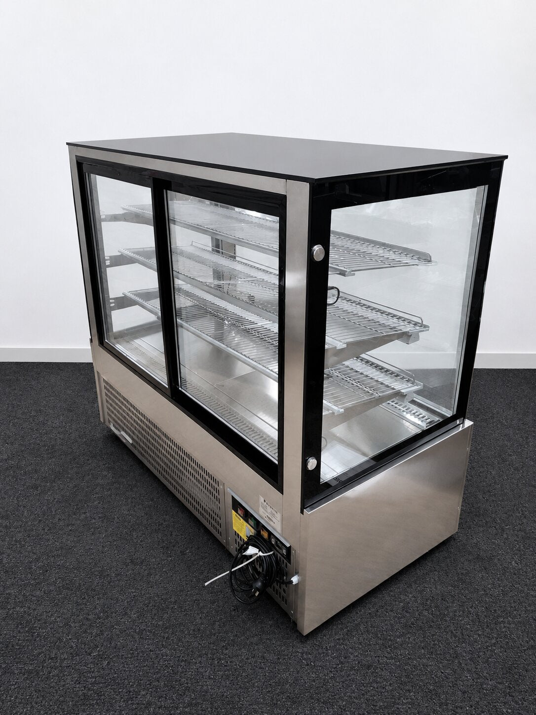 Bonvue SL850V Chilled Food Cake Display - 878277
