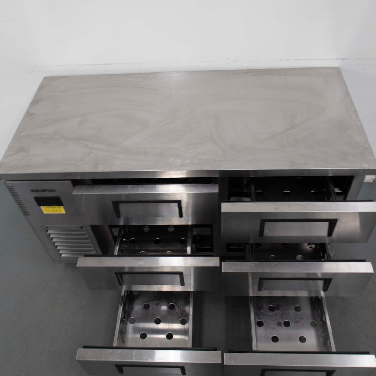 Skipio SUR15-3D-6 Undercounter Bench Fridge Draws - 855333