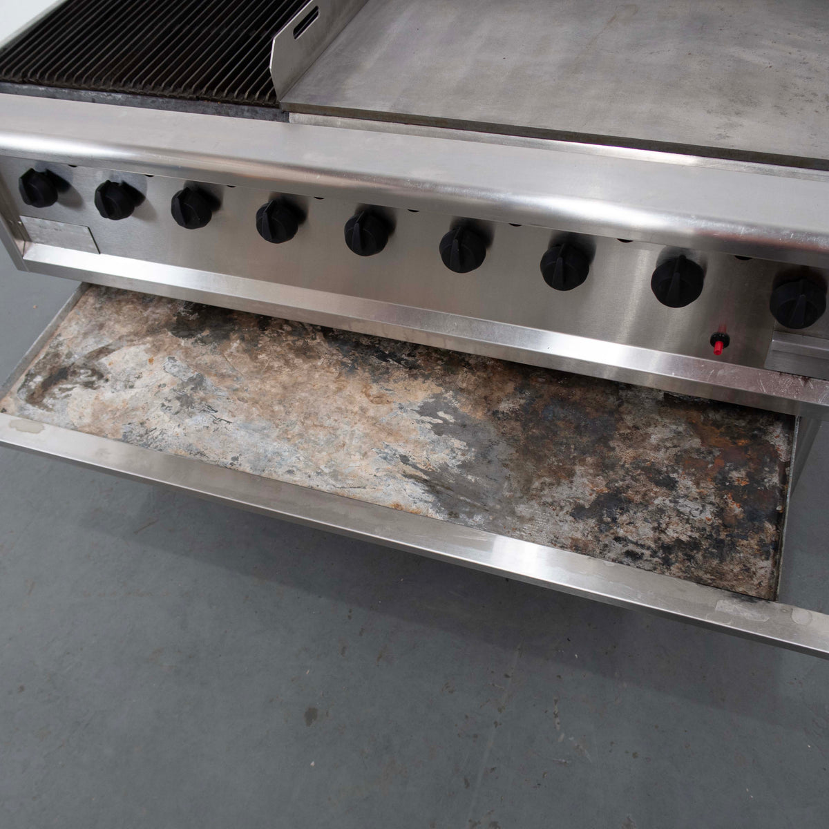 CFEW RCGD09-88H BBQ 9 Burner with hotplate - 830637