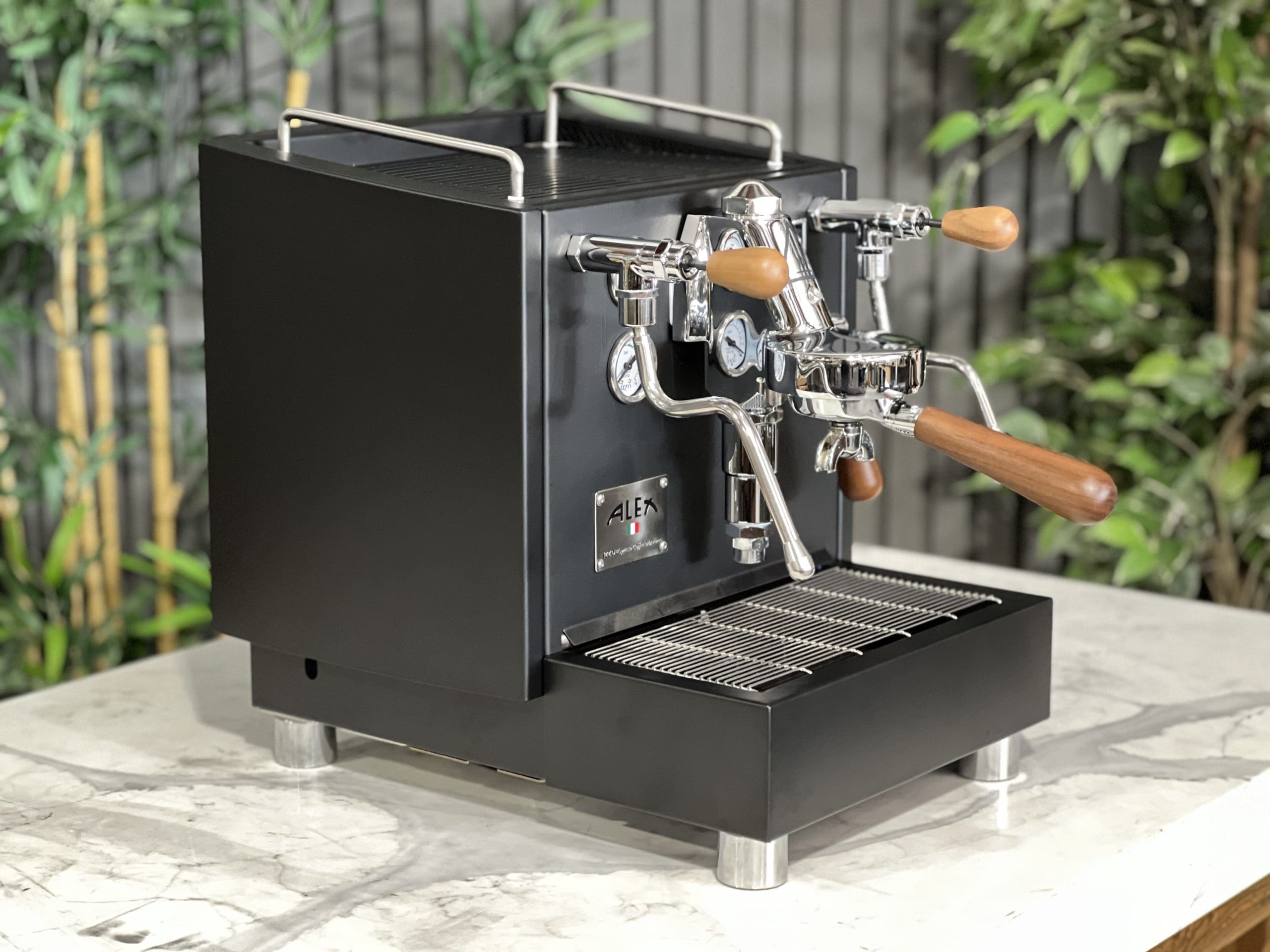 Izzo Alex Duetto IV PLUS black - 1 Group Commercial Espresso Machine - Timber