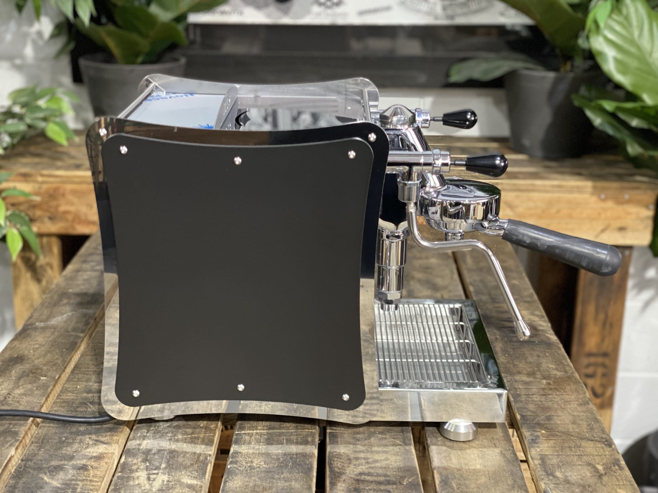 Izzo Vivi Flat - 1 Group Commercial Espresso Machine - Black