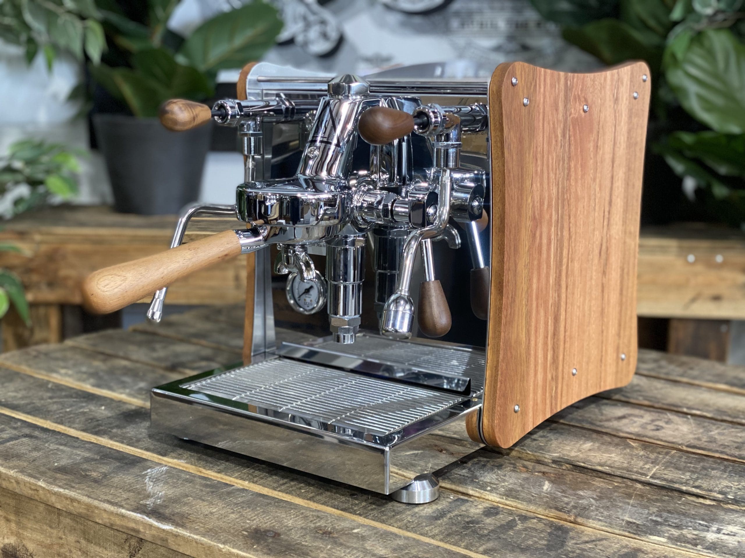 Izzo Vivi Flat Trim - 1 Group Commercial Espresso Machine - Timber