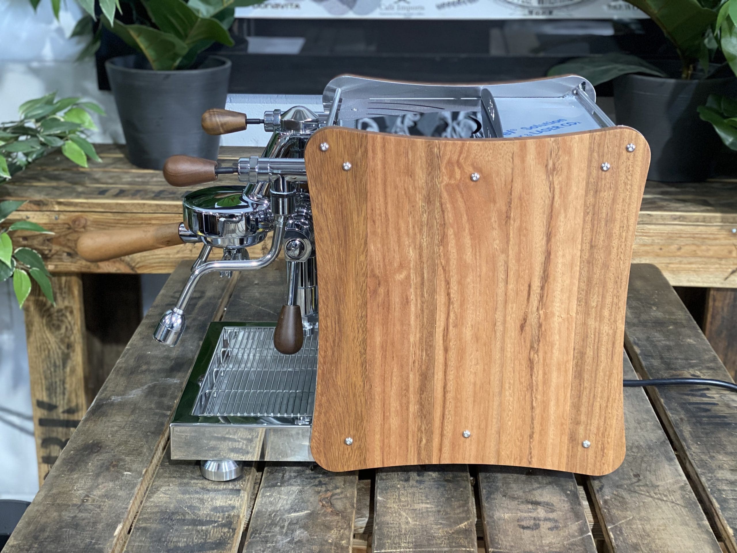 Izzo Vivi Flat Trim - 1 Group Commercial Espresso Machine - Timber