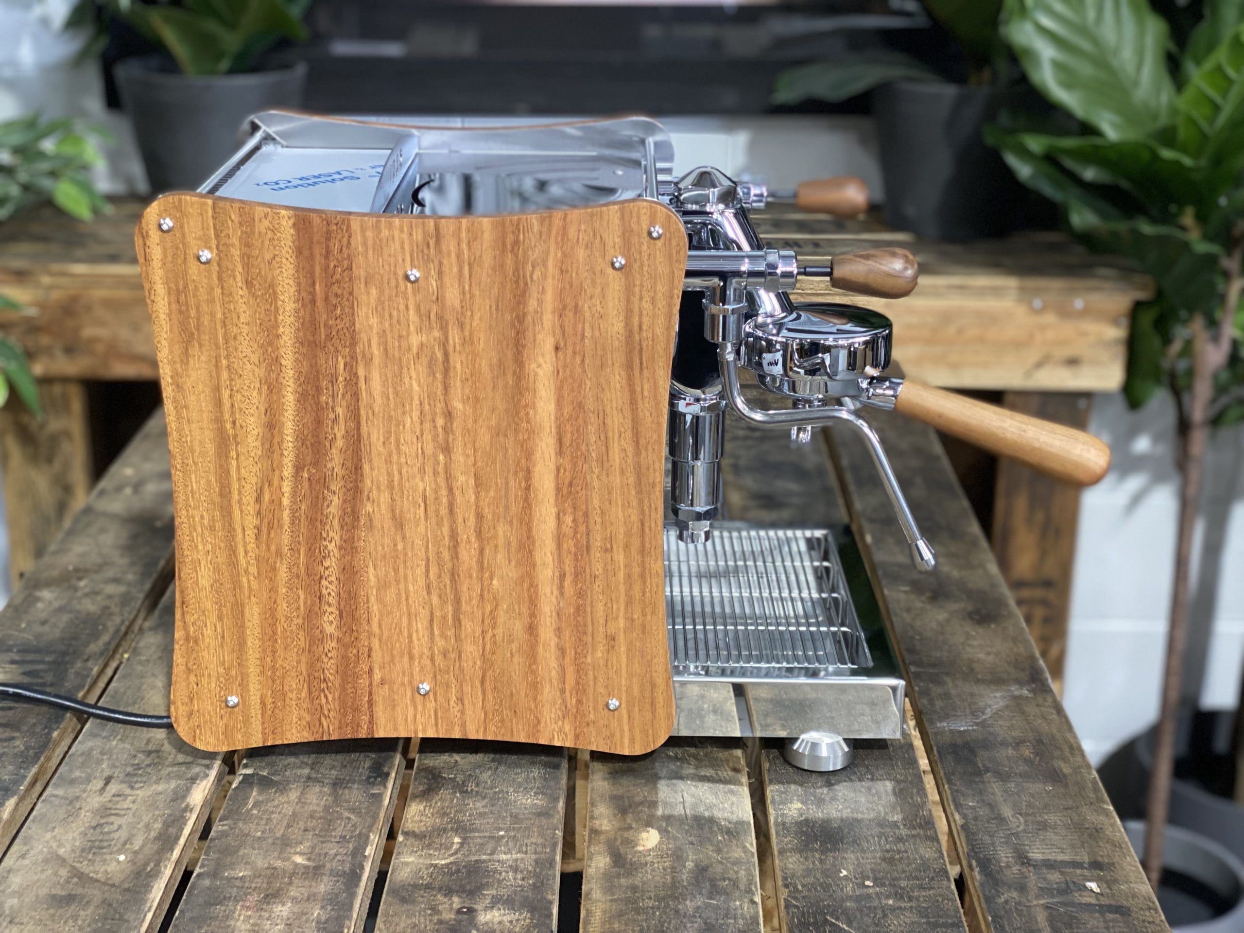 Izzo Vivi Flat Trim - 1 Group Commercial Espresso Machine - Timber