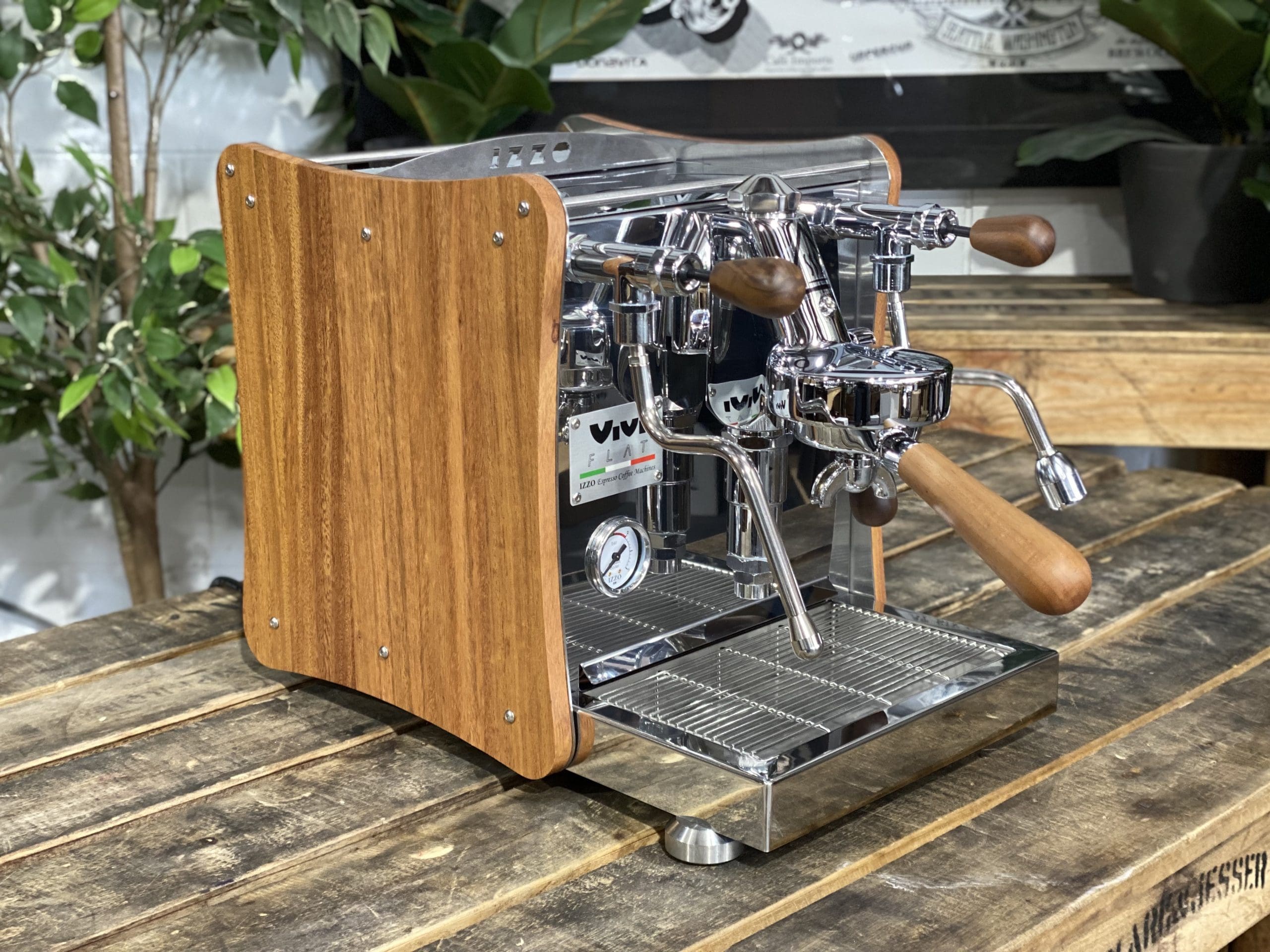 Izzo Vivi Flat Trim - 1 Group Commercial Espresso Machine - Timber