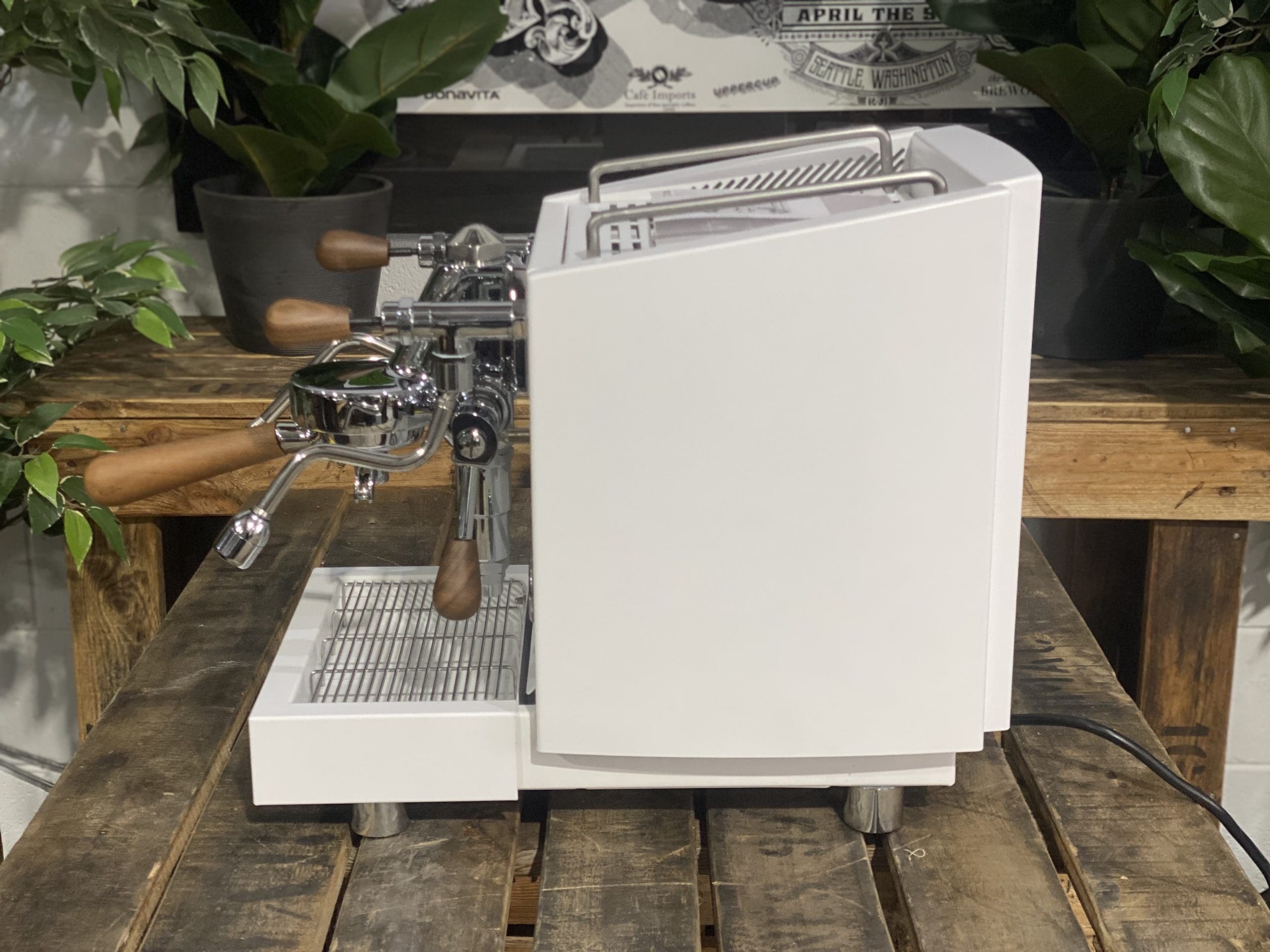 Izzo Vivi PID White - 1 Group Commercial Espresso Machine - Timber