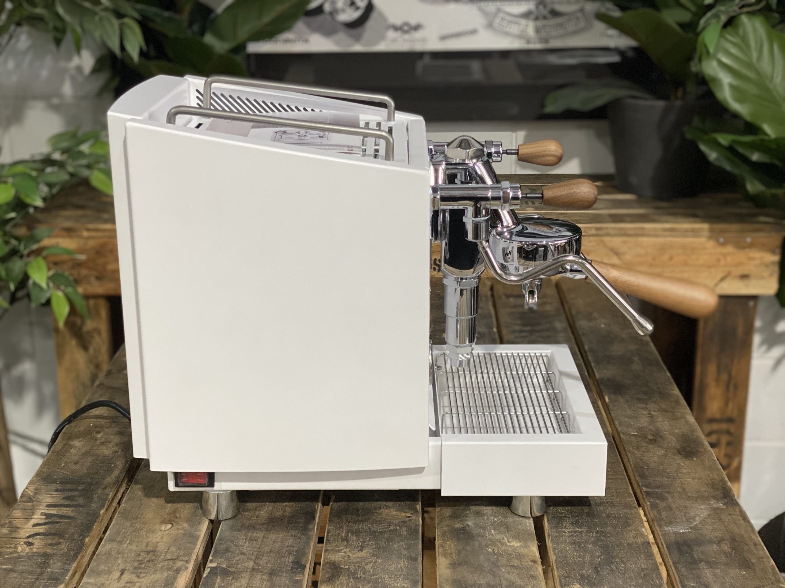 Izzo Vivi Duetto Dual Boiler White - 1 Group Commercial Espresso Machine - Timber