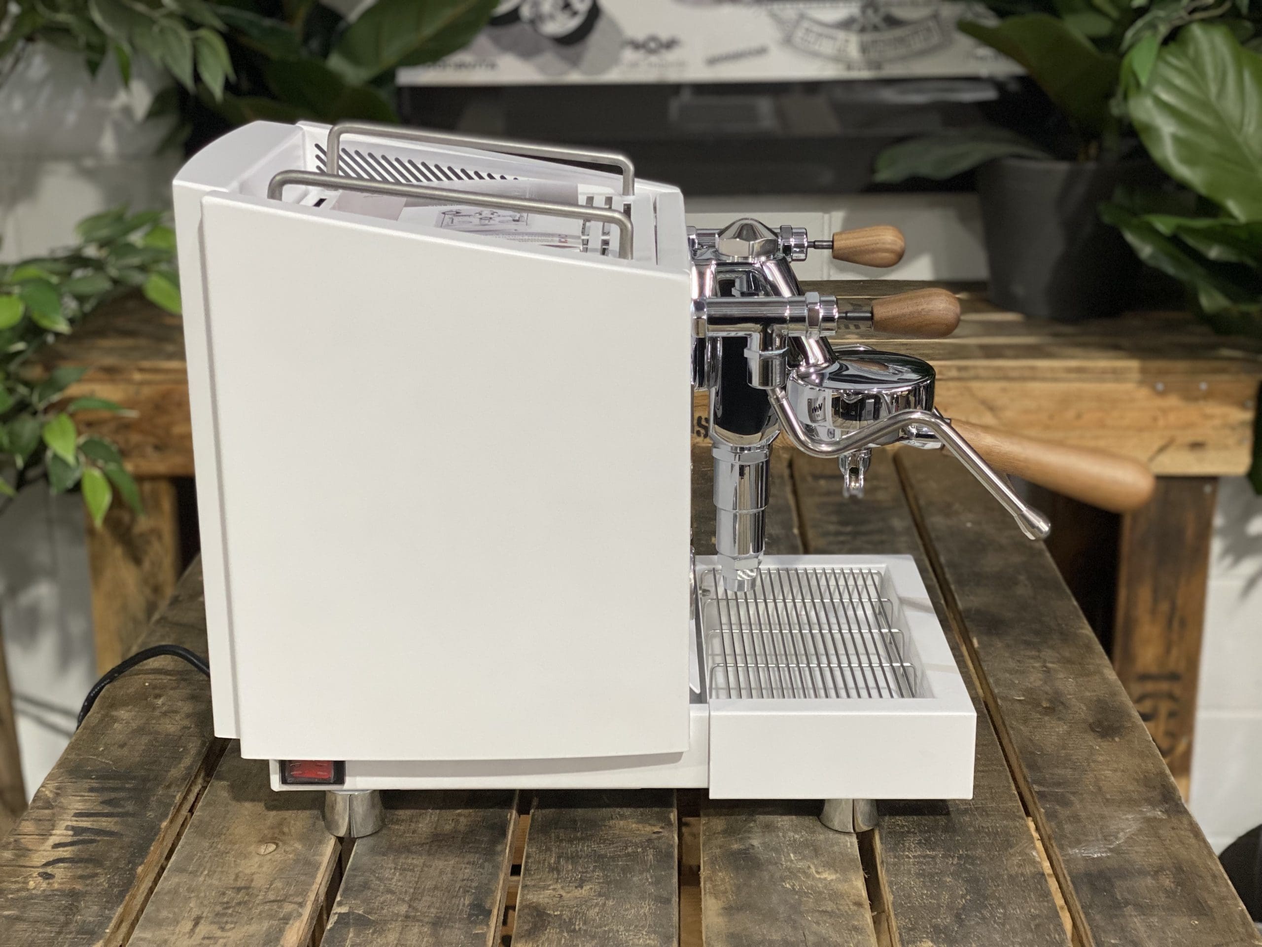 Izzo Vivi PID White - 1 Group Commercial Espresso Machine - Timber