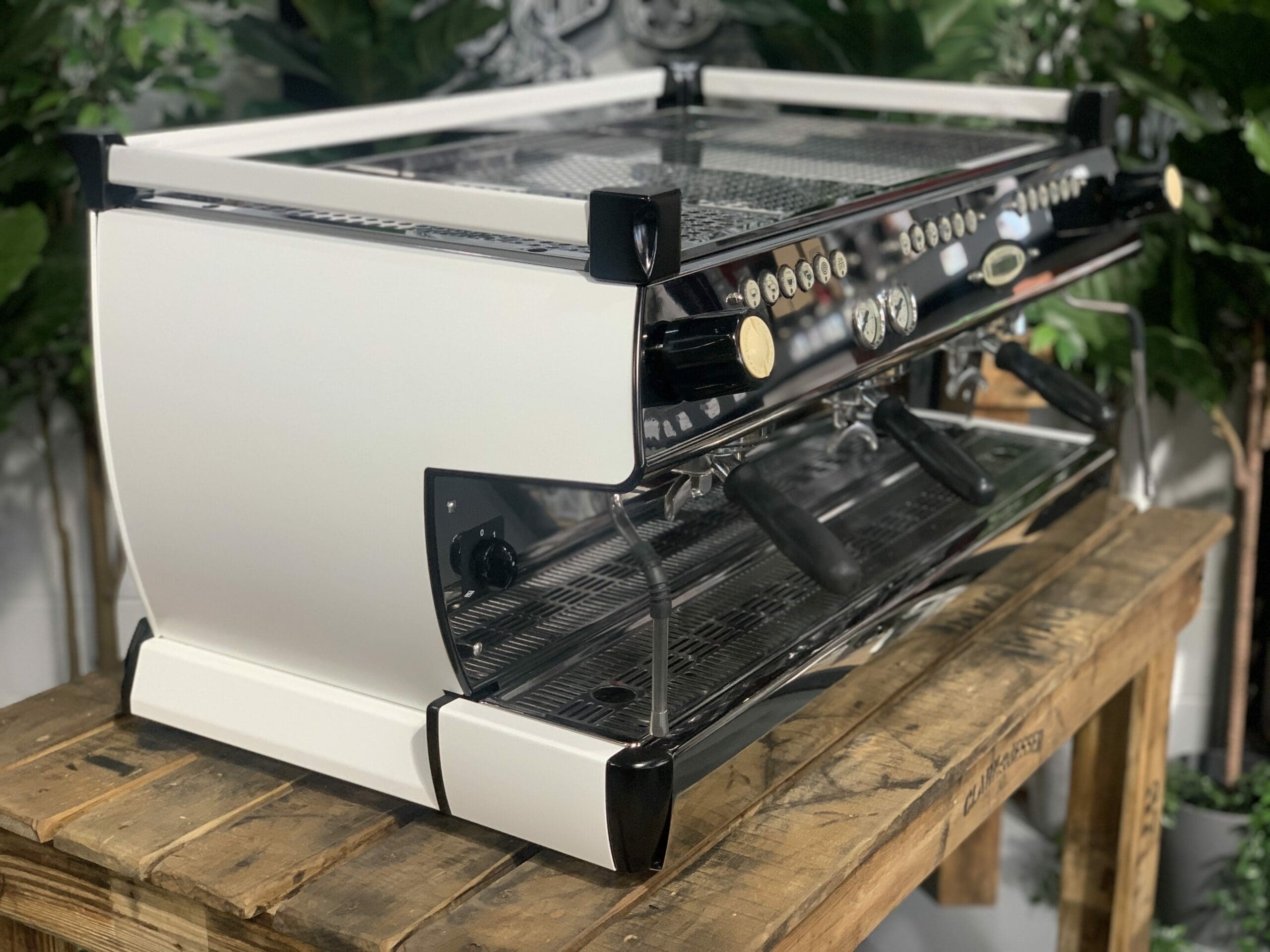 La Marzocco GB5 3 Group White Black - 704