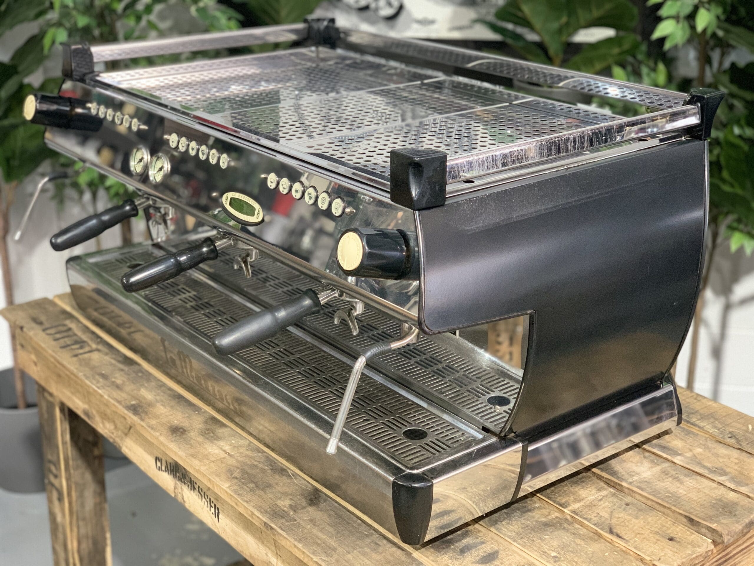 La Marzocco GB5 Black with Badge & Lions - 3 Group Commercial Espresso Machine - Gold