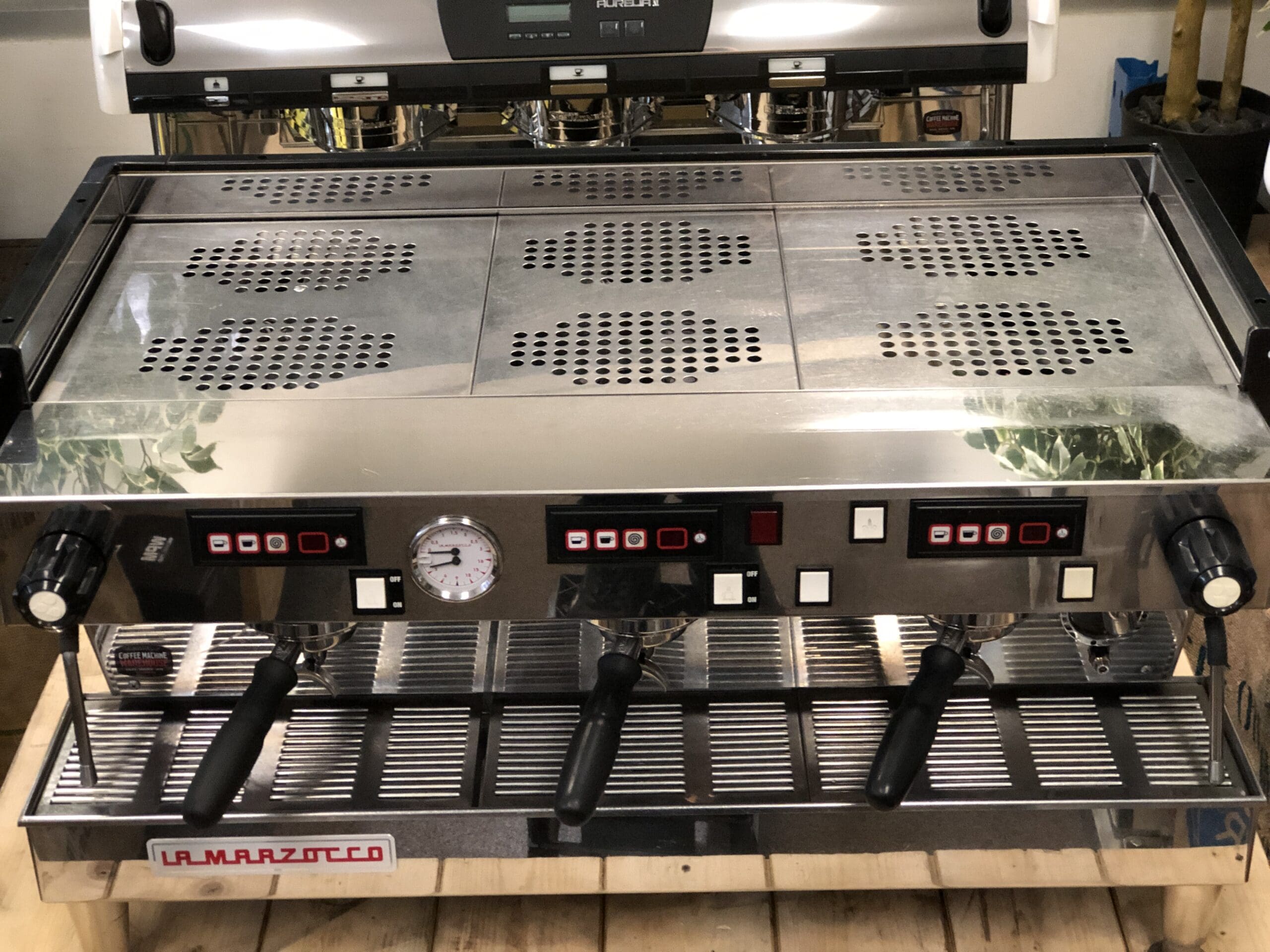 La Marzocco Linea Classic Golden - 3 Group Commercial Espresso Machine - Brown