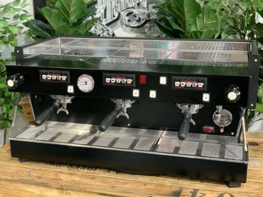 La Marzocco Linea Classic - - 3 Group Commercial Espresso Machine - Commercial