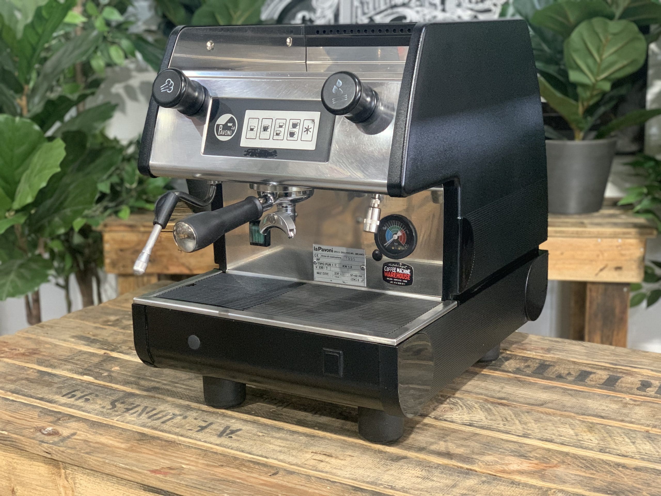 La Pavoni Tipo Pub - 1 Group Commercial Espresso Machine - Black